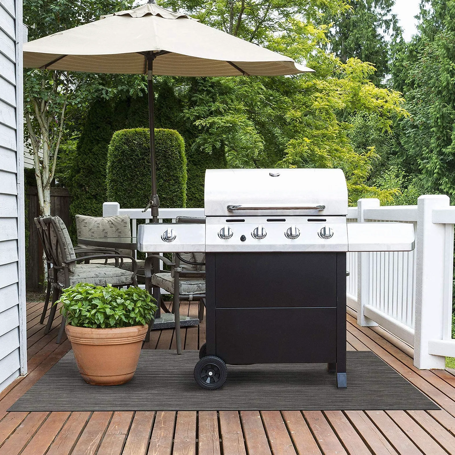 Floordirekt Génova - Esterilla protectora para barbacoa, protección para barbacoa de gas y barbacoa de carbón vegetal para exteriores y jardín, difícilmente inflamable, 180 x 180 cm
