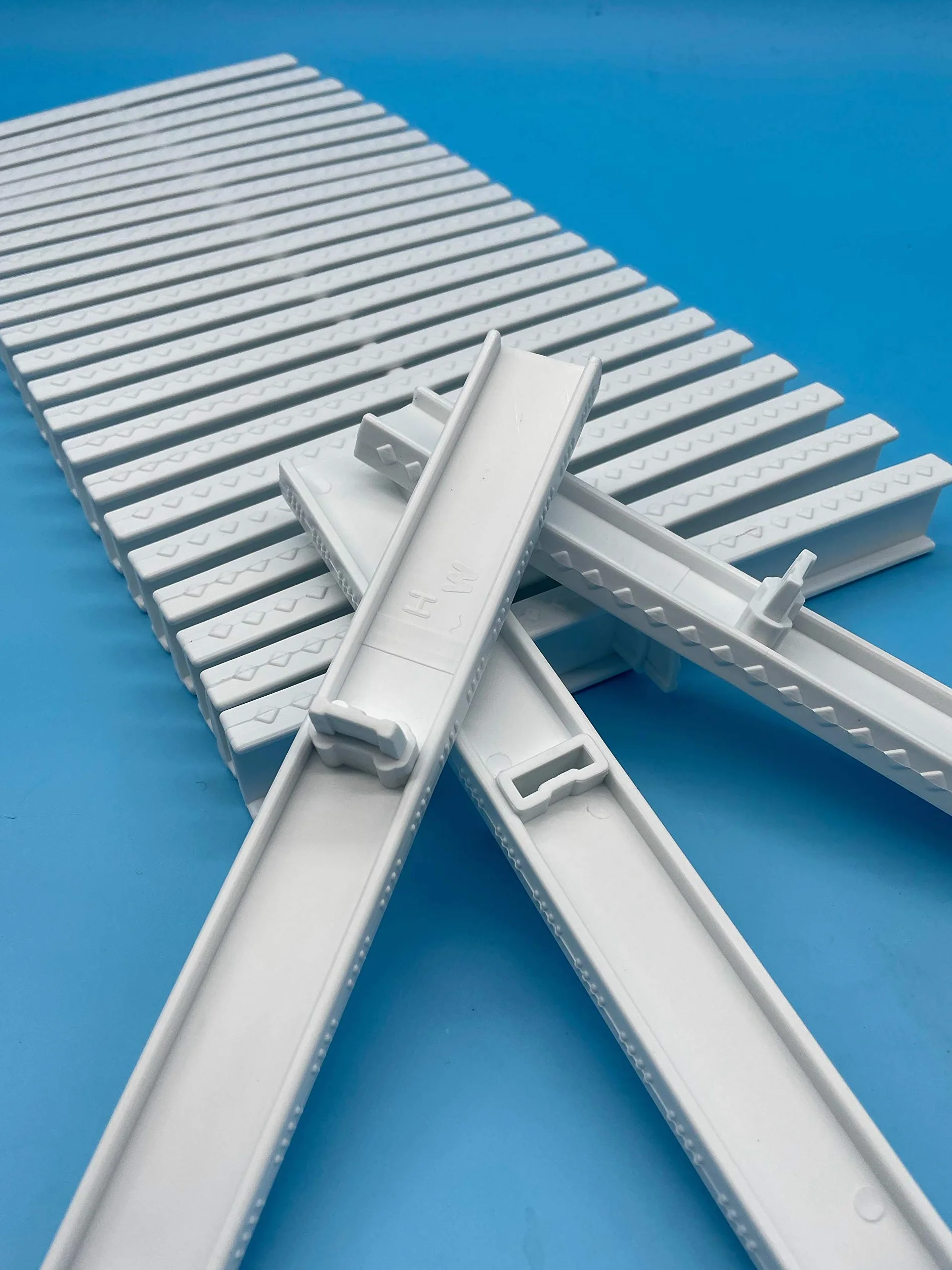 PI Rejilla Recta 245mm x 22mm Piscina | Rejilla Trasversal Adaptable a Curvas | Medidas Universales | Compatible con Rejillas Astral | PoolIberica (48 Unidades (Aprox: 1 Metro))