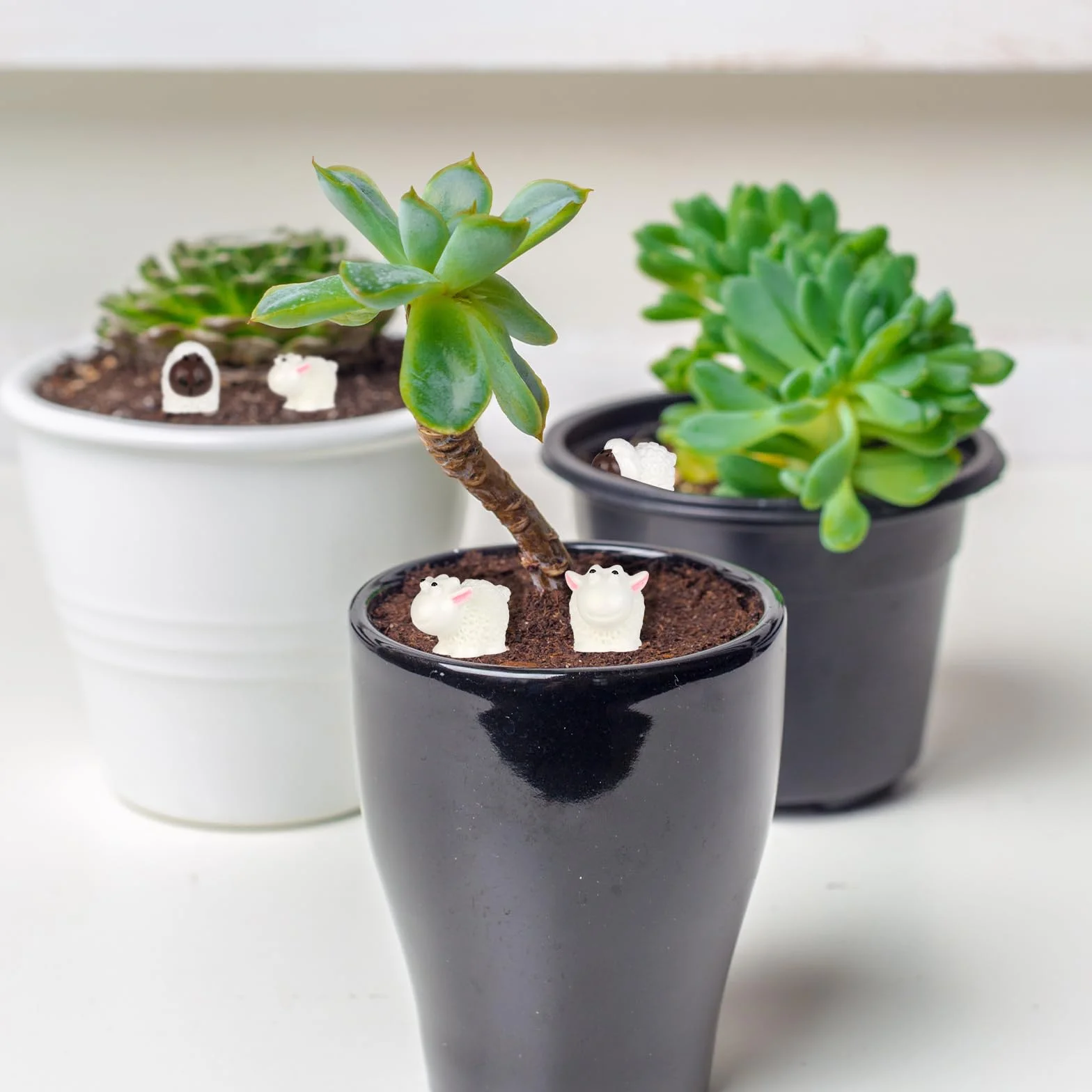 Hariendny 30 figuras de oveja en miniatura, mini ovejas, decoración de paisaje, figuras de oveja de resina, mini animales de goma, decoración del hogar, animales para jardín, accesorios de adorno