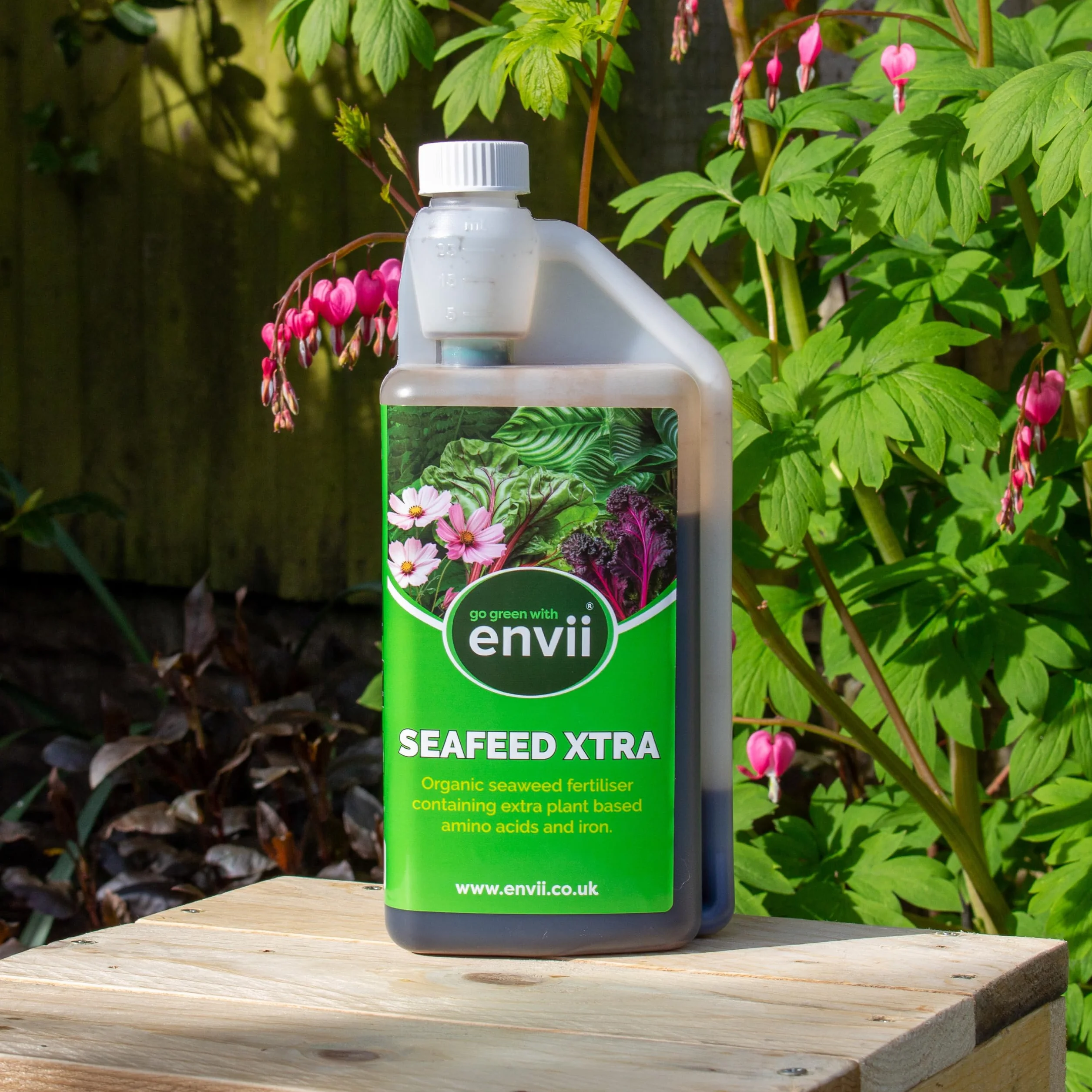 Envii Fertilizante Orgánico de Algas, Abono Líquido para Plantas de Exterior e Interior, Ideal para Jardines, Césped y Macetas, Rico en Nutrientes Adicionales – 1 Litro rinde hasta 500 L