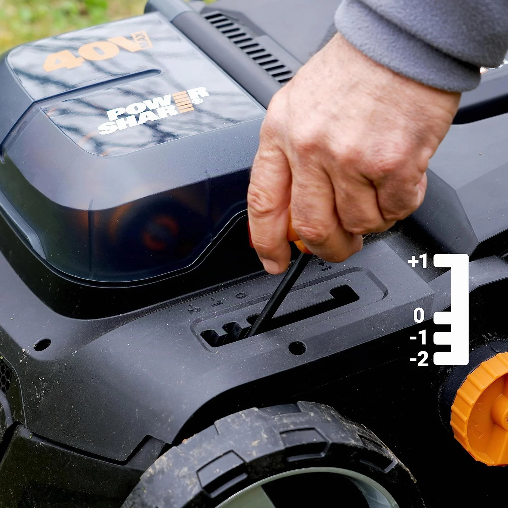 WORX WG855E.9 Escarificador y Aireador de Césped Nitro 40V Brushless Sin Batería, Ancho 36cm, Motor Brushless, 4 Alturas, Bolsa 40L