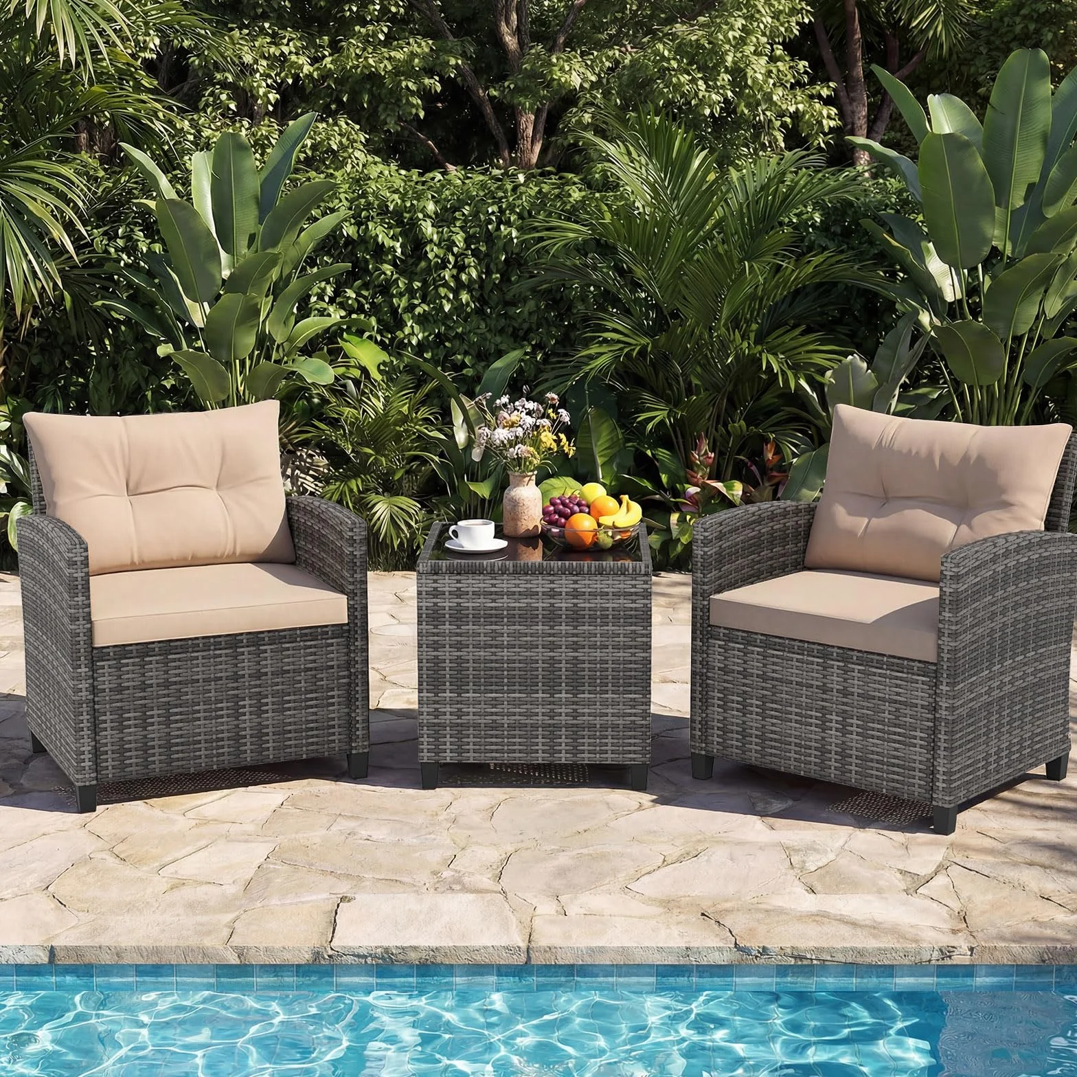GIANTEX Conjunto de Muebles Jardín 3 Piezas, Mesa y Sillas de Exterior de Ratán PE con Cojines, Mesa con Tablero de Vidrio, para 2 Personas, para Terraza, Patio, Balcón (Gris+Marrón)