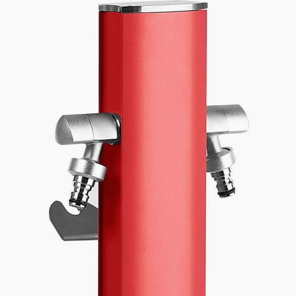 S&M 551703 – Columna de agua Aquapoint Totem color rojo 120 cm de altura | Aluminio lacado con pintura antiarañazos | Incluye colgador para manguera y 2 grifos diseño premium | Para jardines y patios