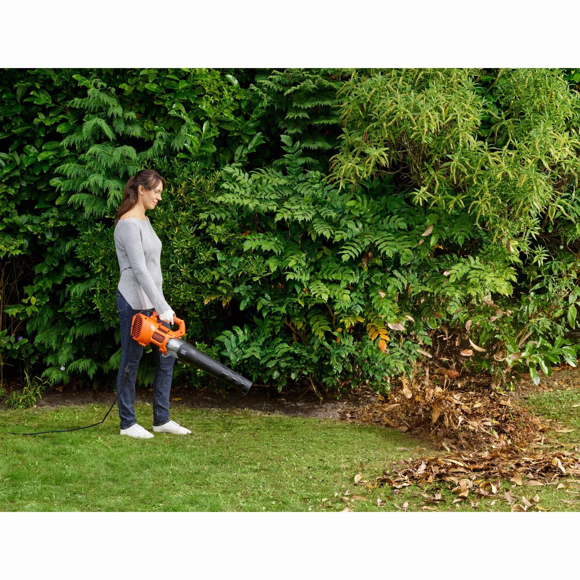 BLACK+DECKER Soplador de Hojas Axial 1.850W, Velocidad de Soplado 225 km/h, Volumen de Soplado 12.5 m³/min, Ventilador Axial Diseño Ligero y Compacto, BEBL185-QS