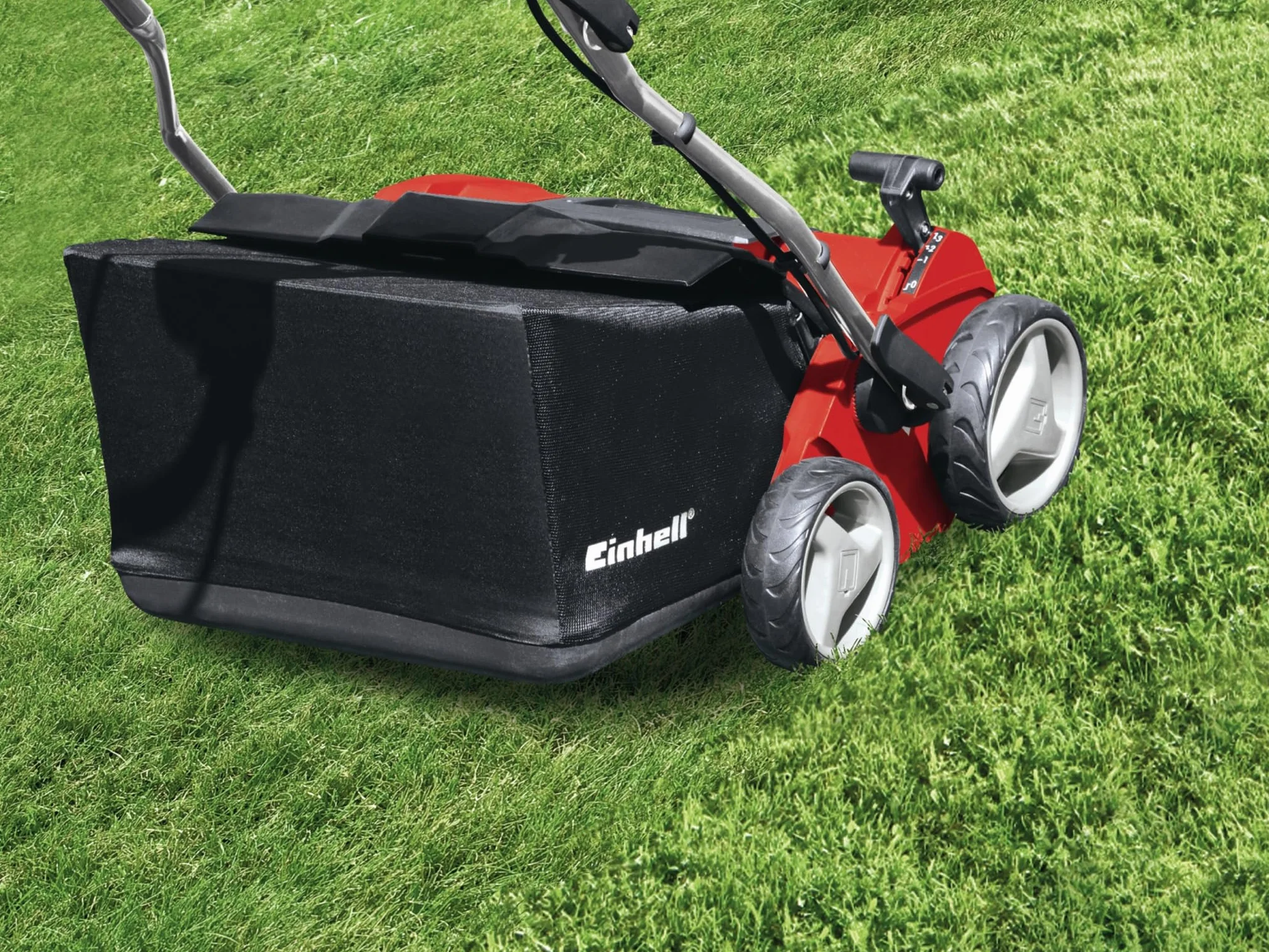 Einhell Expert GE-SA 11435 - Escarificadora eléctrica (1400 W, 230V, 3 niveles de profundidad, ancho de trabajo: 35 cm, capacidad de bolsa: 28L, con rodillo aireador) (ref. 3420561)