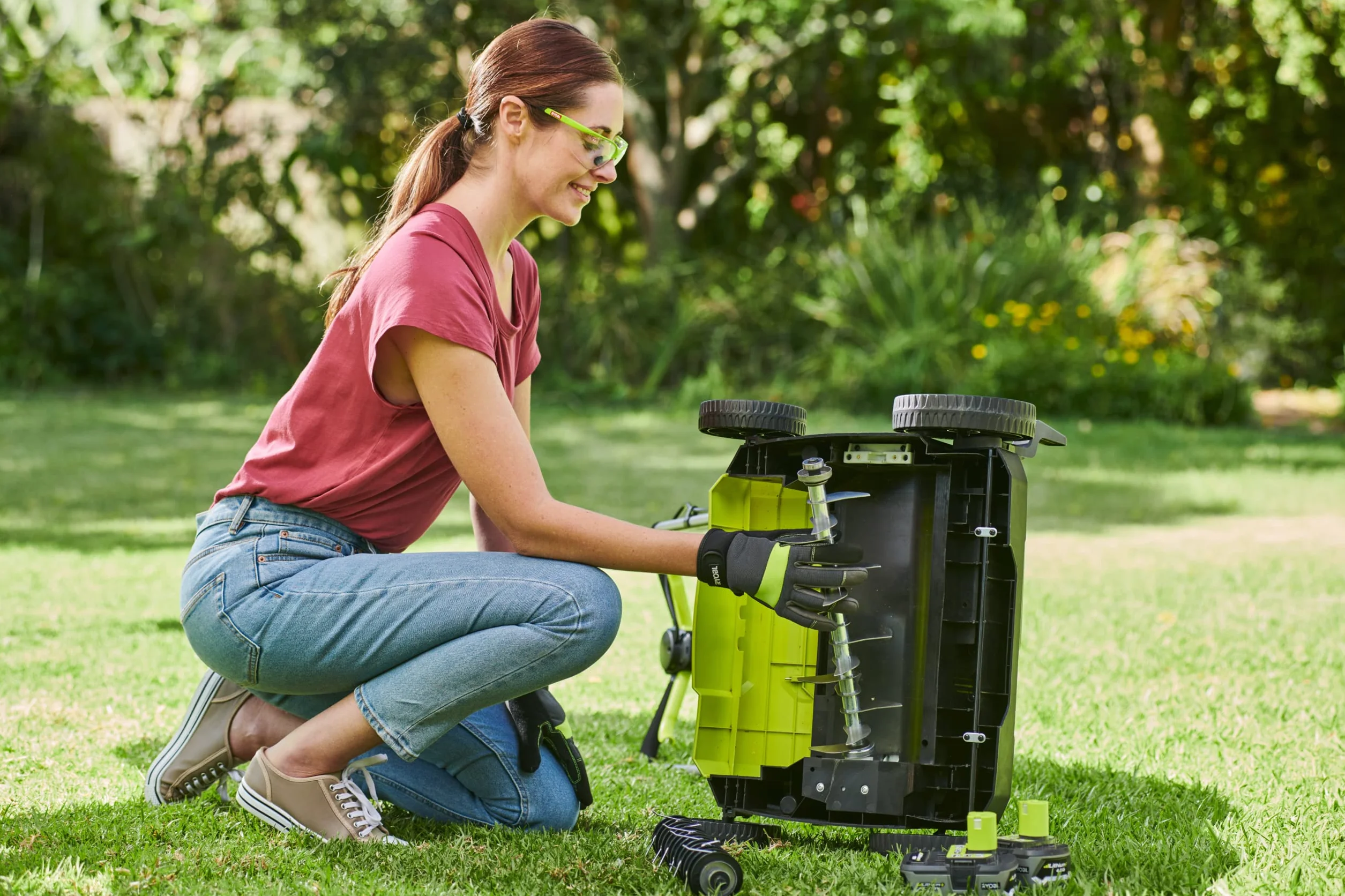 RYOBI - Escarificador Brushless Inalámbrico 36V One+ (2 x 18V) - Ancho 35cm - 4 Posiciones de Trabajo - Rodillo con 16 Cuchillas - Empuñadura Ajustable - sin Batería ni Cargador - RY18SFX35A-0