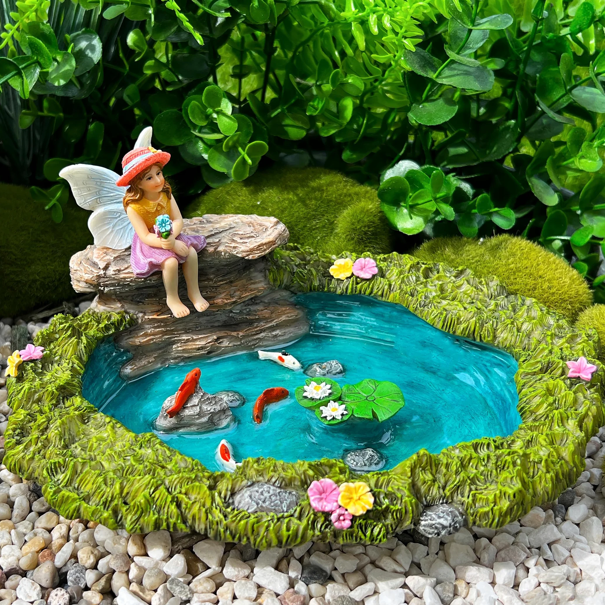 Mood Lab Fairy Garden – Estanque de peces en miniatura y kit de figuras de hadas, juego de 2 piezas de accesorios de jardín, decoración para exteriores o casa