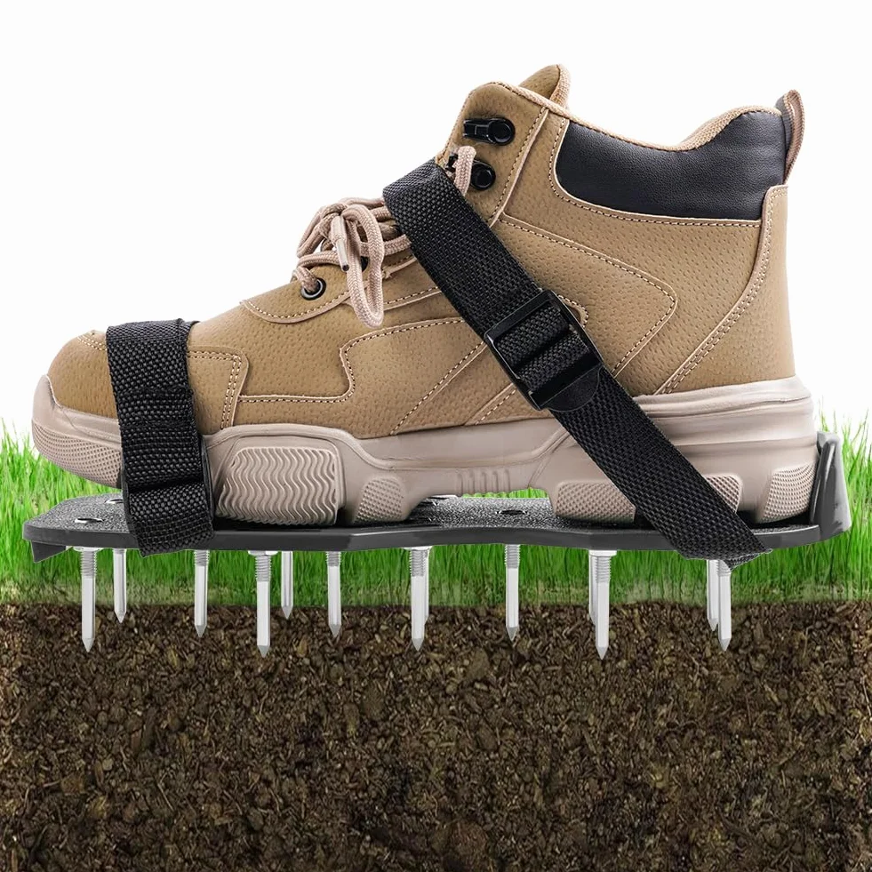 URAQT Zapatos Aireador para Cesped, 1par Suelas Escarificadoras Suela de 29*13CM y Púas de 47mm, Zapatos Aireador Jardin de Tamaño Ajustable,Talla Universal, para Zapatos Aireación en Patio y Jardín