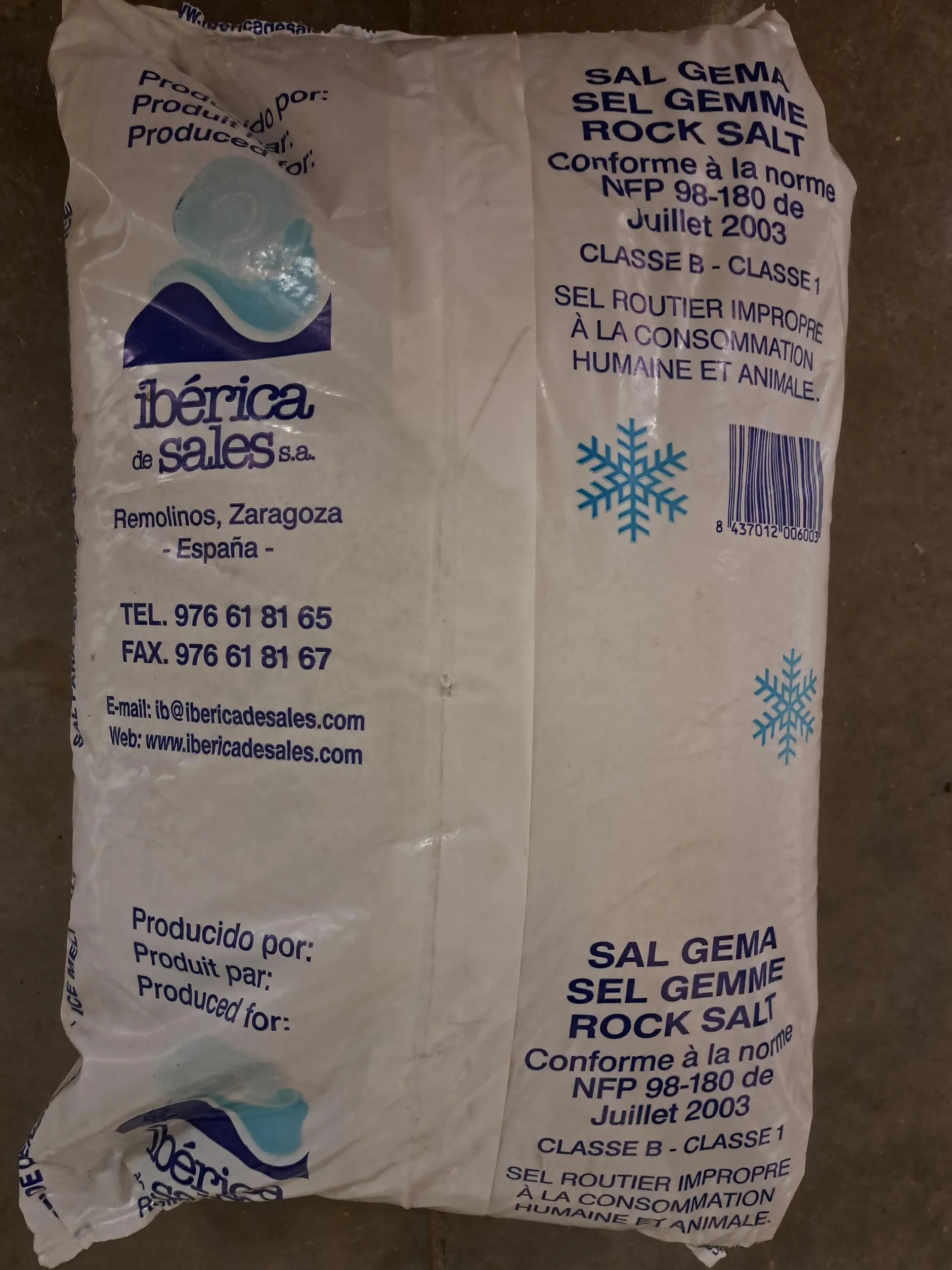 Saco sal. Sal para la nieve. Saco sal deshielo. Sal para heladas. Saco de sal 25 kg. Sal para deshielo suelo. Saco sal nieve. Sal deshielo nieve. Sal húmeda grano natural. Sal quita nieve. Sacos sal.