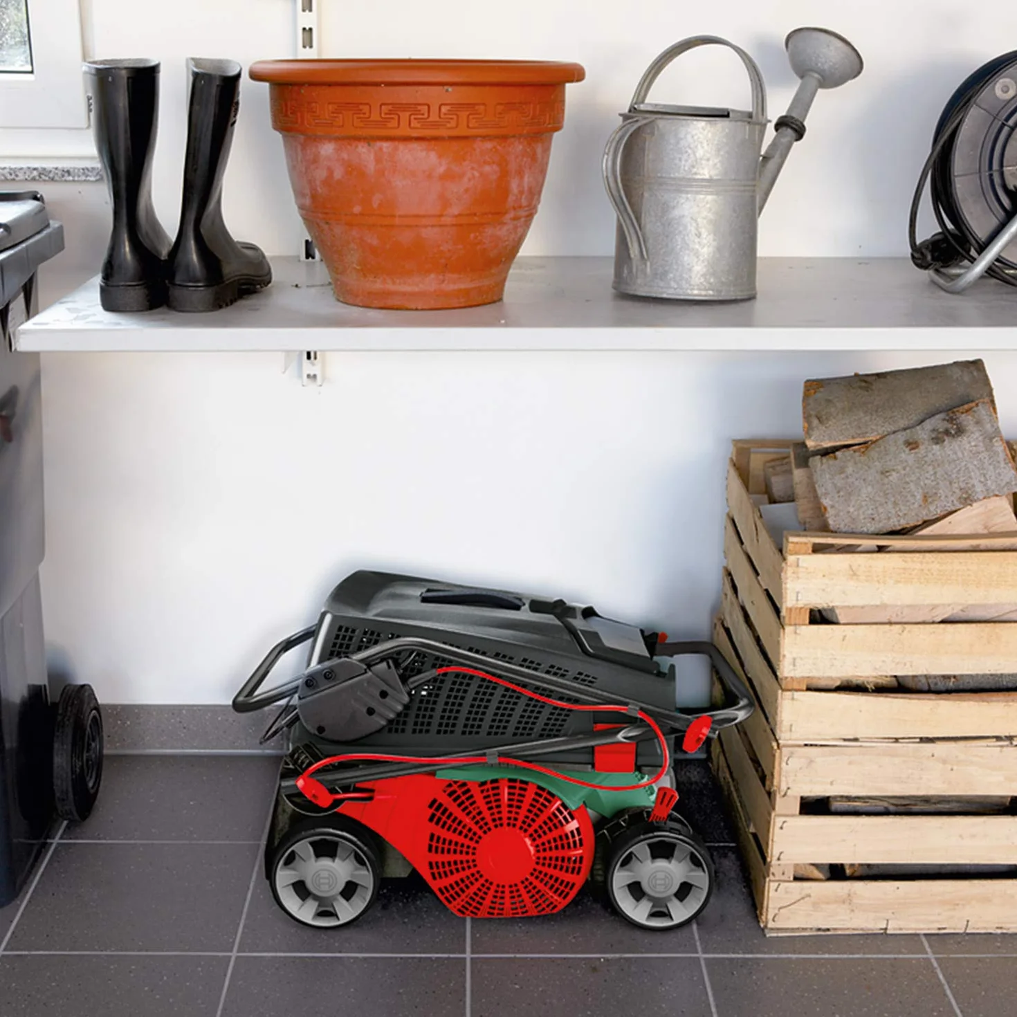 Bosch escarificador eléctrico UniversalVerticut 1100 (1100 W, Anchura de Funcionamiento: 32 cm, Capacidad de la Caja colectora: 50 l, en Caja)