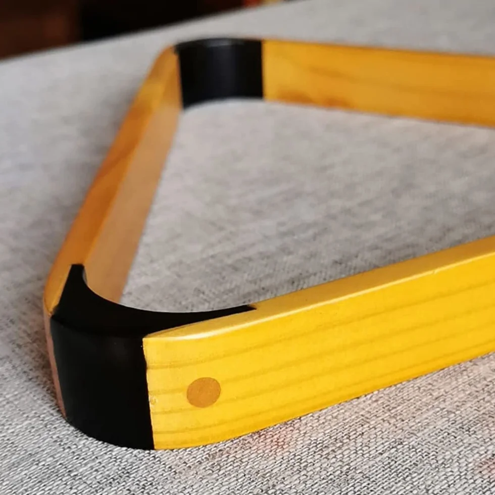 Soporte Triangular Sólido para Bolas de Billar PRATYAHARA