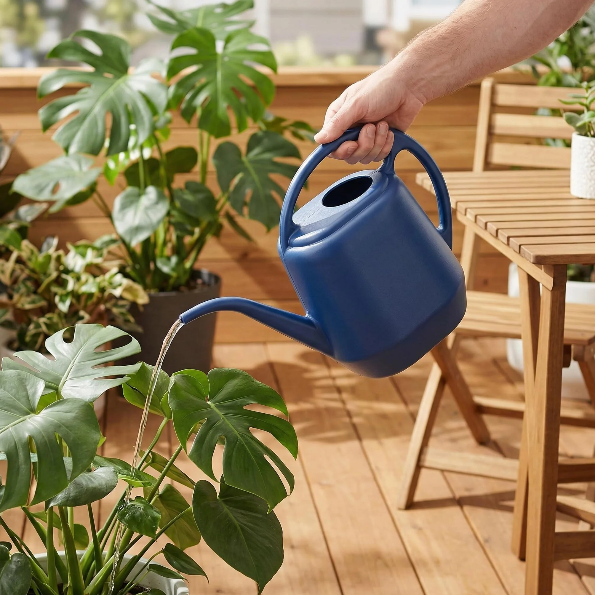 Fasmov 4 litros Regadera de Plástico con Mango Pico Largo para Jardín Interior y Exterior, Azul