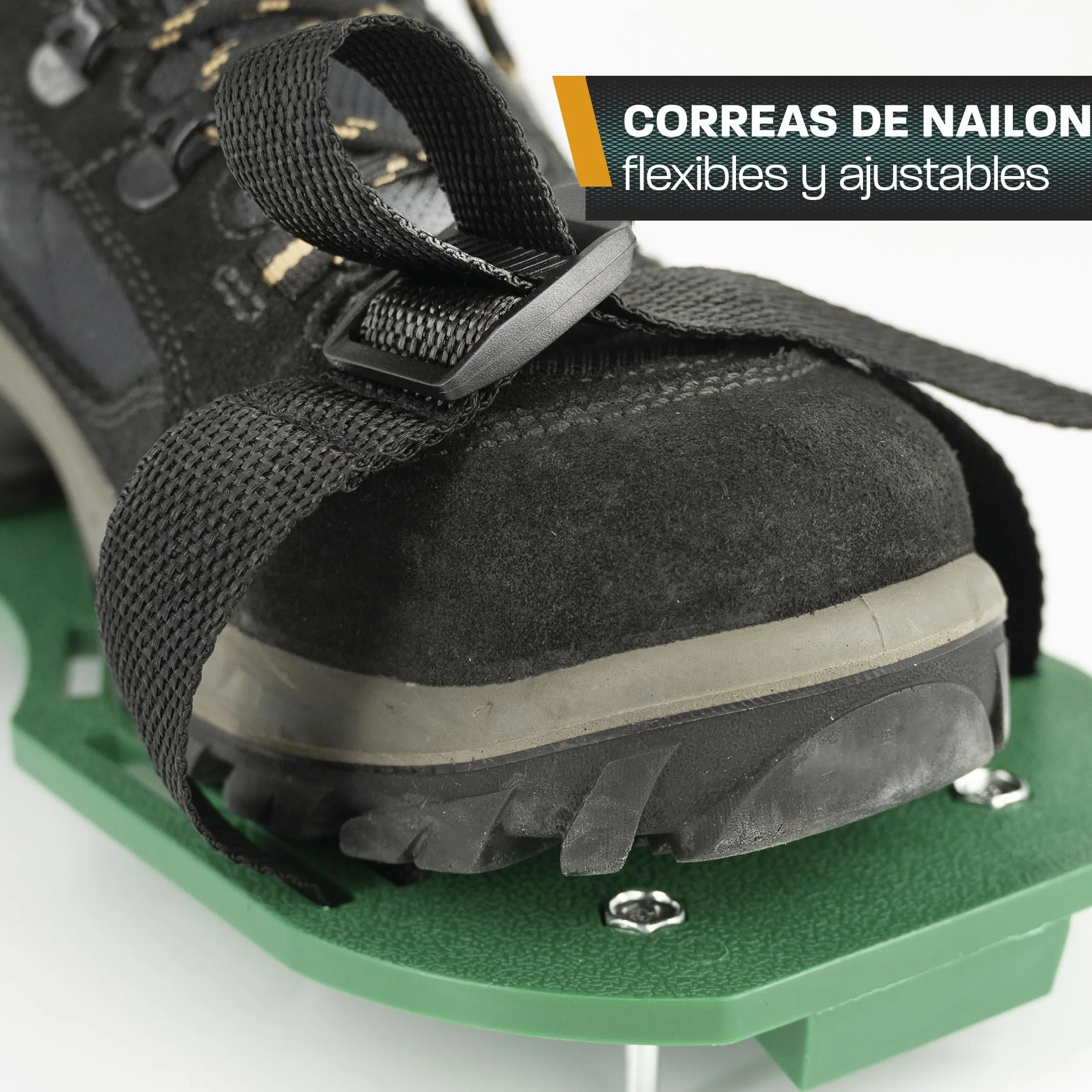 Hinrichs Zapatos Aireador para Cesped - 2 Zapatos de Aireador de Cesped Suela de 30 x 13,3 cm y Púas de 25 mm; Zapatos de Aireador Jardin de Tamaño Ajustable - Aireador Cesped Rodillo