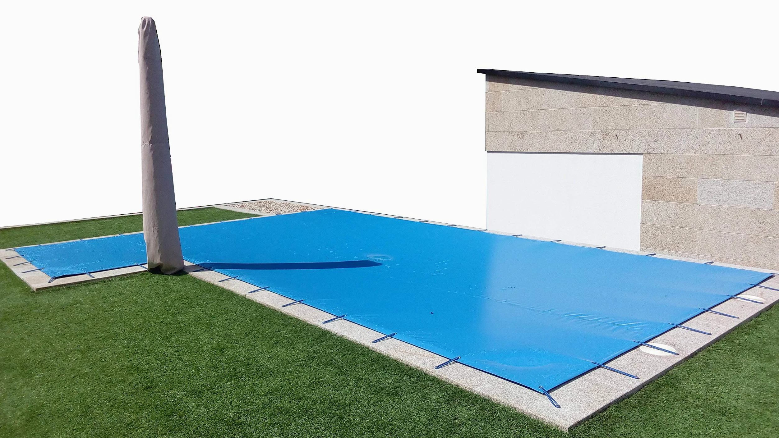Cobertor de Invierno para Piscina 8 x 4m más 15 cm por Cada Lado para Anclaje (8,3 x 4,3m) de Color Azul (Exterior) / Negro (Interior) + Saco de Almacenaje de Regalo