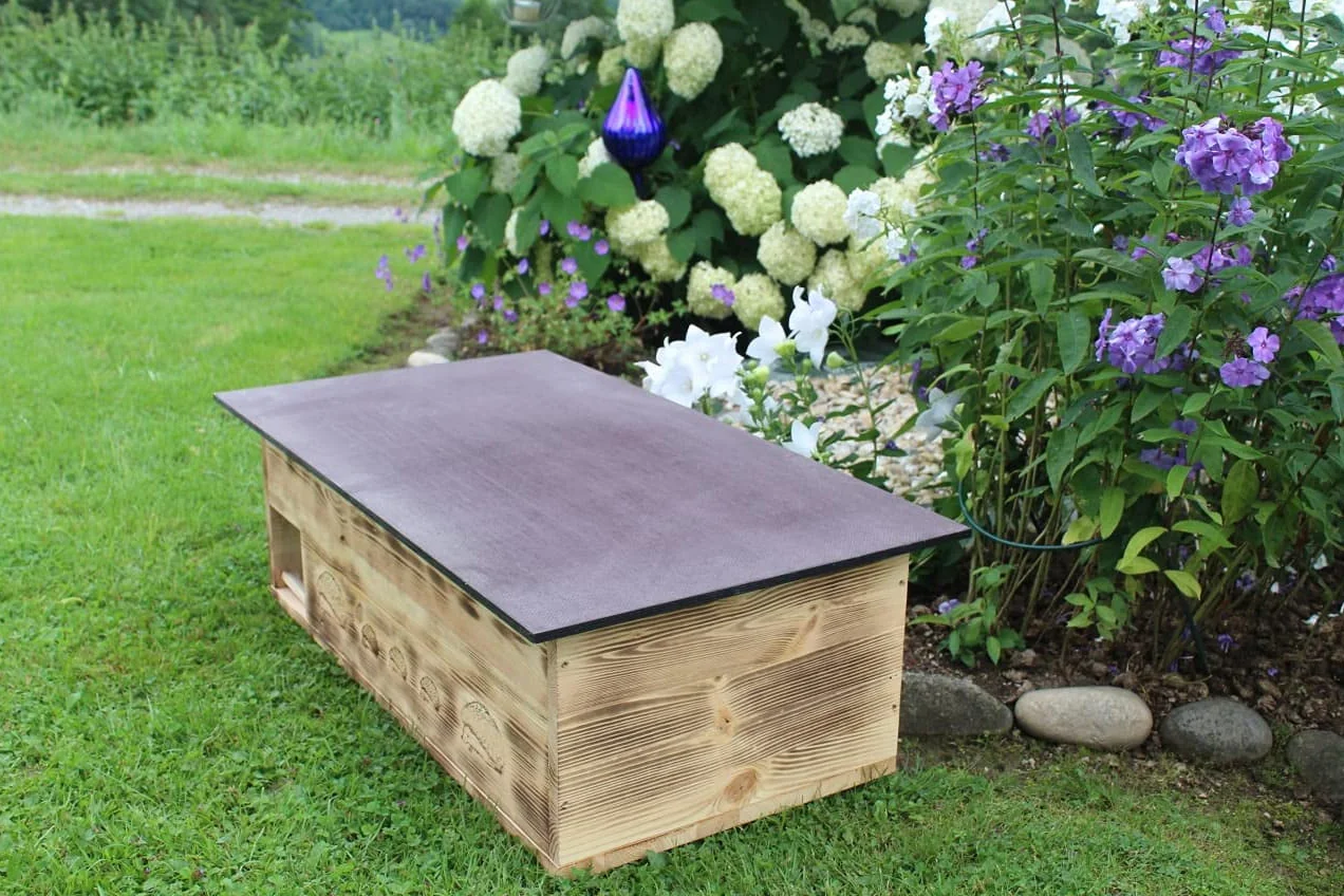 Casa para erizos XXXL (IG6), con entrada de laberinto y puerta para ratas, con suelo y apertura de techo extraíble para facilitar la limpieza, incluye 2 cuencos de alimentación (quemados)