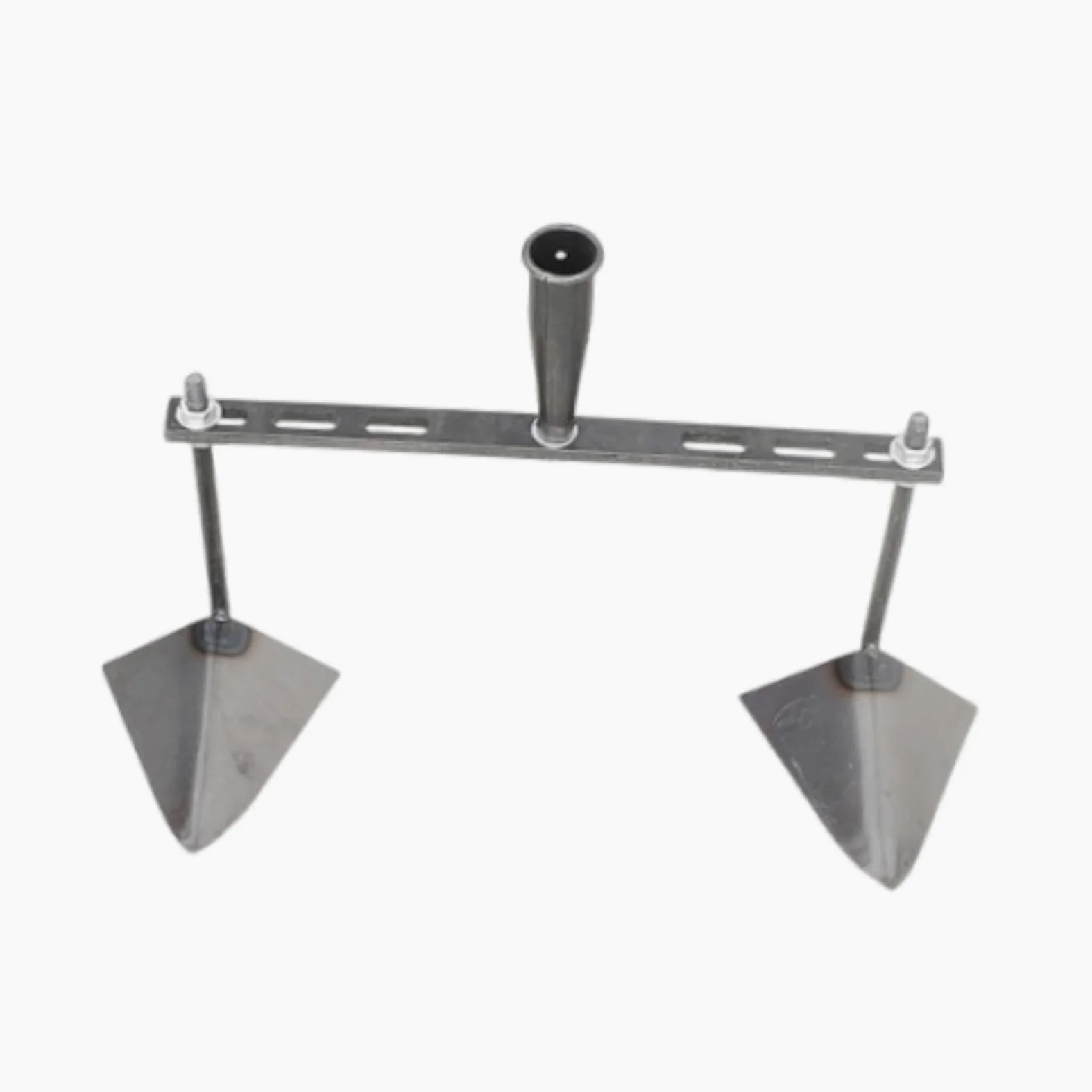 Triangular Ajustable con Cabezal Regulable Manualmente para Aporcar Huertos. Fabricada en Acero, Ideal para Agricultores, Cabezal Doble de 40