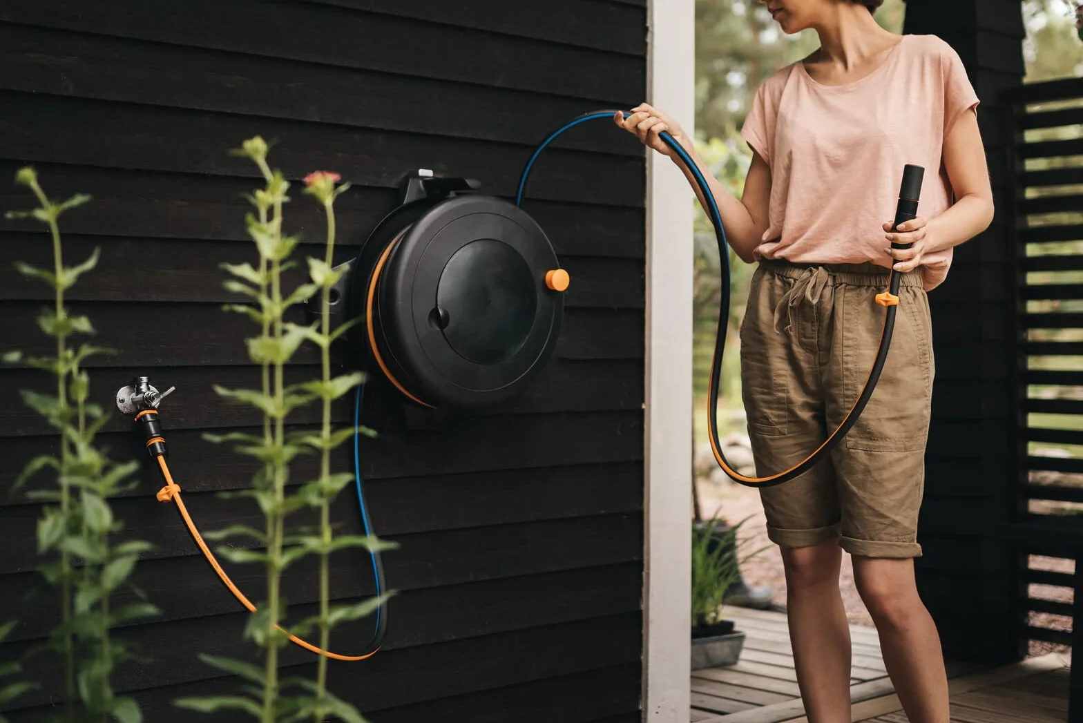 Fiskars Carro portamangueras L, Set de riego Todo Incluido