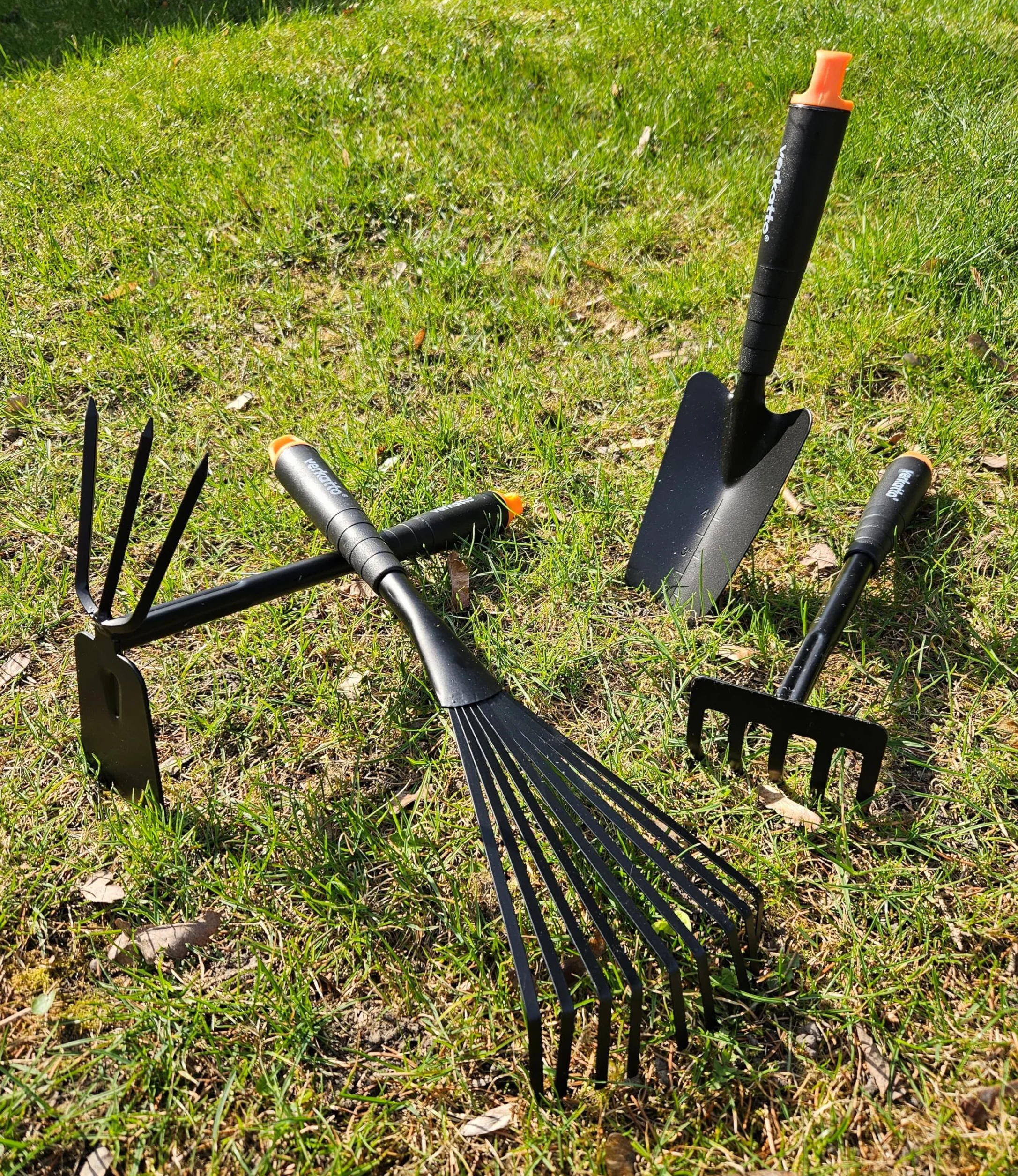 Mivos Azada doble de jardín Tridente para deshuesar y desherbar el suelo - Doble azada con 3 dientes - Azada de dos cabezas de metal para trasplante - Ancho 7 cm