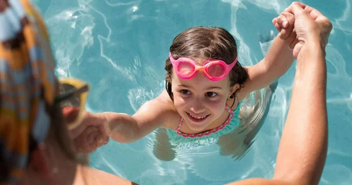 1 Saco Sal Piscinas, Sal Marina Húmeda Ideal para Mantener el Agua Clara y Limpia, 25Kg