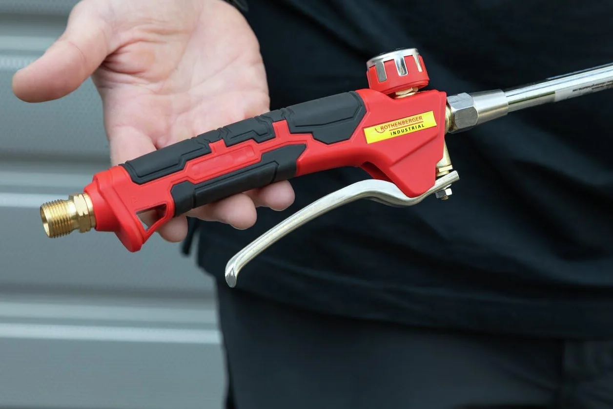 ROTHENBERGER Quemador de calefacción industrial ECO Piezo de 2 piezas, incluye manguera de gas propano de 5 m y encendido piezoeléctrico | Herbicida | Quemador | Quemador de gas | Flameador | Techo y