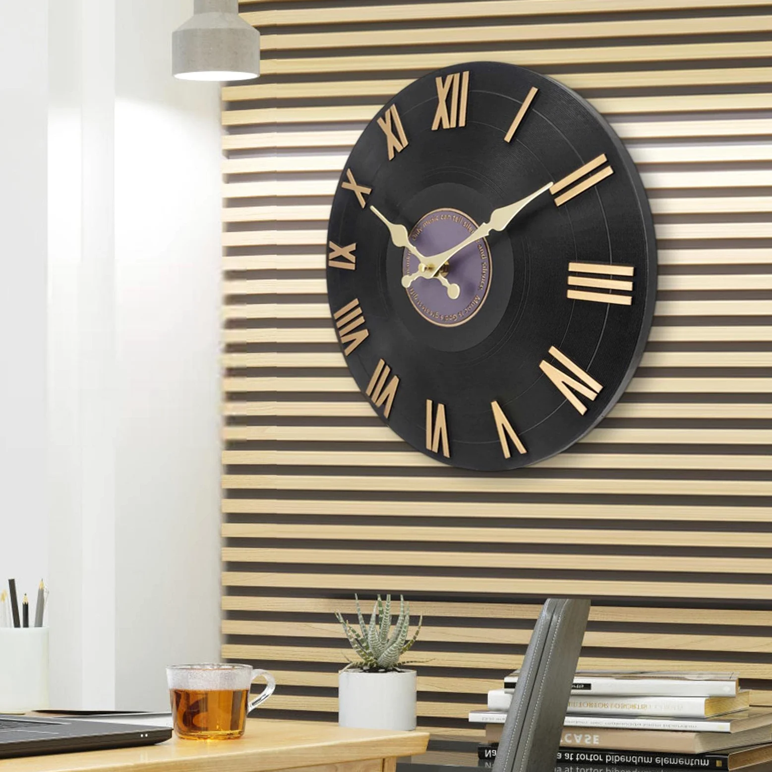 Reloj de Exterior Resistente al Agua con Números Romanos, Redondo y Silencioso para Patio, Cocina, Baño