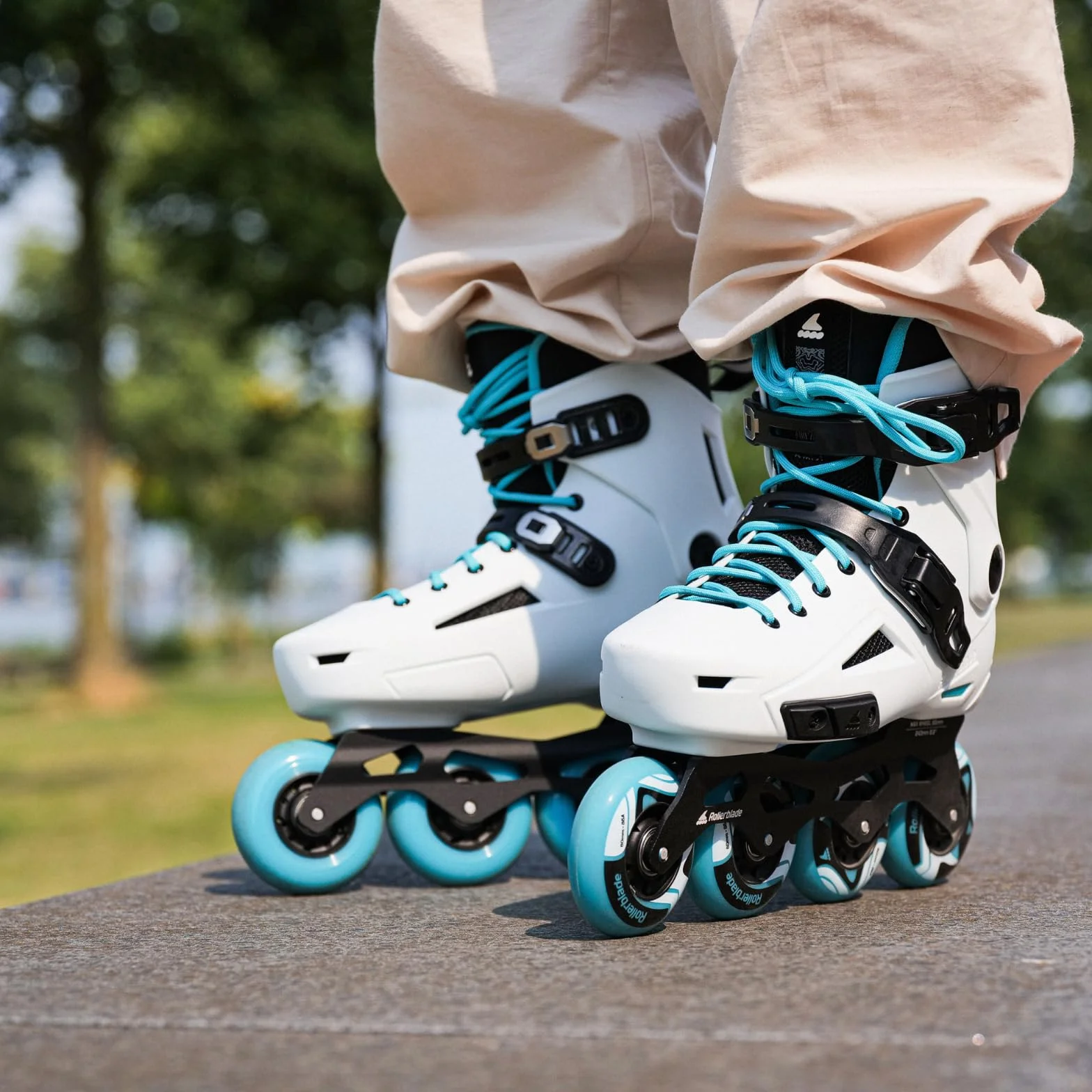 ROLLERBLADE Lightning W Inline Skate 2024 White Aqua
