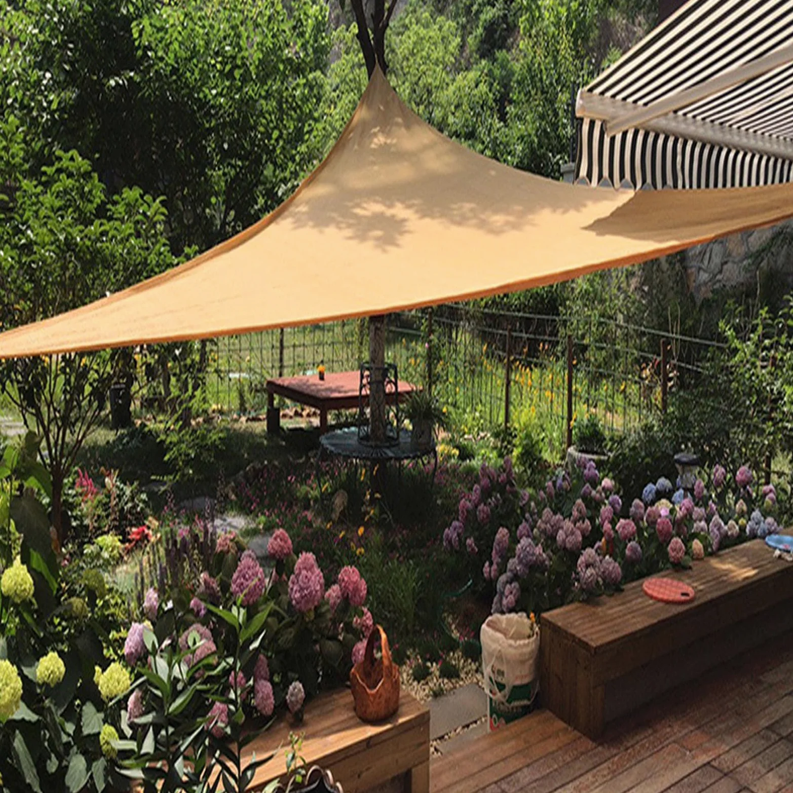 Toldo triangular para toldo, bordes curvados permeables al agua y al aire, anillos en D de acero inoxidable, bloquean la luz solar para patio, cochera, jardín, balcón (3 x 3 x 4 pies)