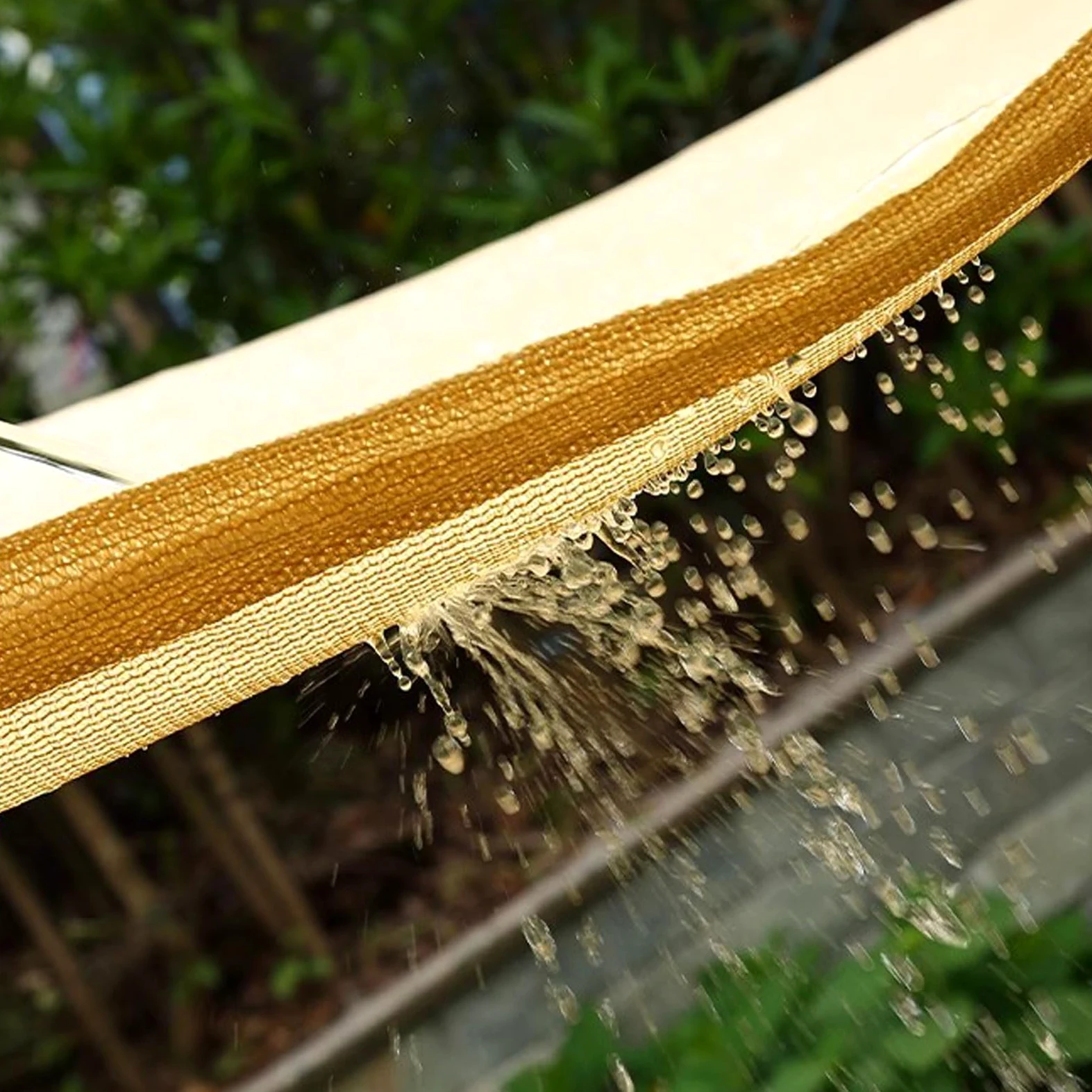 Toldo triangular para toldo, bordes curvados permeables al agua y al aire, anillos en D de acero inoxidable, bloquean la luz solar para patio, cochera, jardín, balcón (3 x 3 x 4 pies)