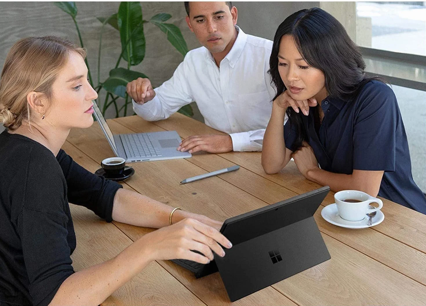 Microsoft Surface Pro 7 Intel Core i7-1065G7 12,3" 16GB RAM 512GB SSD Negro Reacondicionado