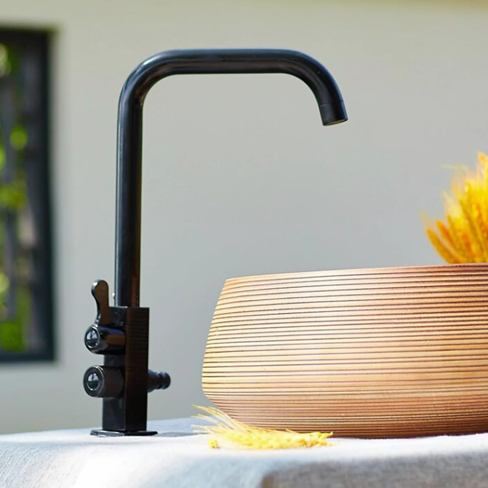 Grifo Lavadora Doble Salida Negro Rotación De 360 ° Grifo Exterior Antihielo Solo Agua Fría Un Solo Orificio Doble Manija