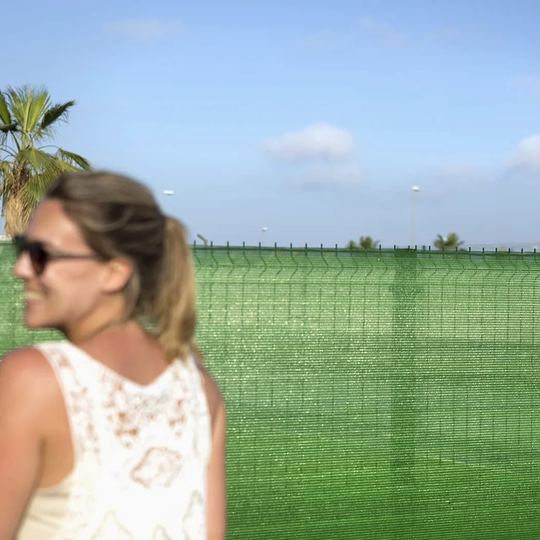 Suinga Malla de Sombreo 1,5x50 m | Ocultación y Privacidad para Terraza o Jardin | Malla de Ocultación Verde 90 g/m2 | Ocultación 85%, Verde