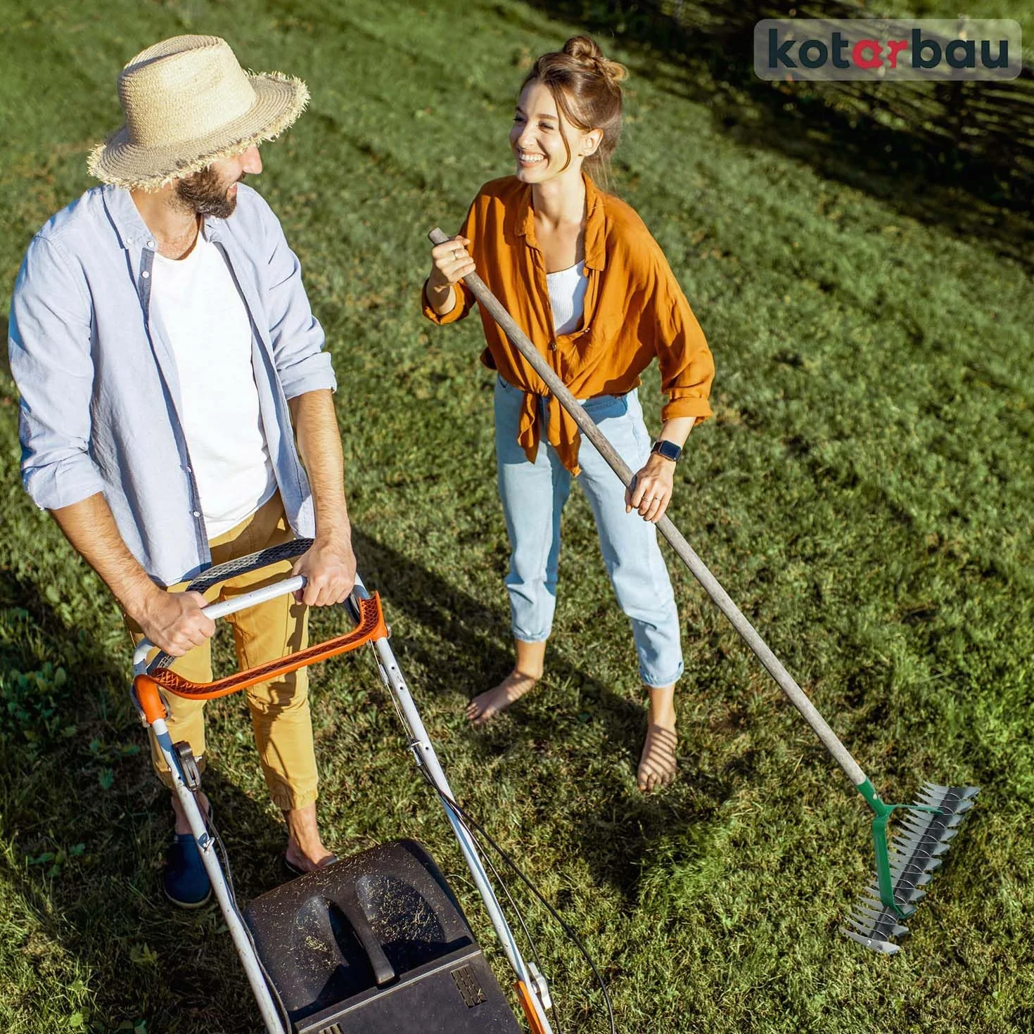 KOTARBAU® Escarificador de Doble Cara, Escarificador de Acero con Mango de Madera, Escarificador Manual, Rastrillo Cortador para Eliminar el Musgo y los restos de césped, Aireador