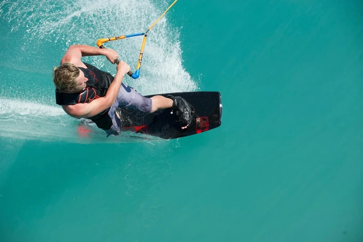 Brunelli Carbon Wakeboard Package 138 cm Wake Binding