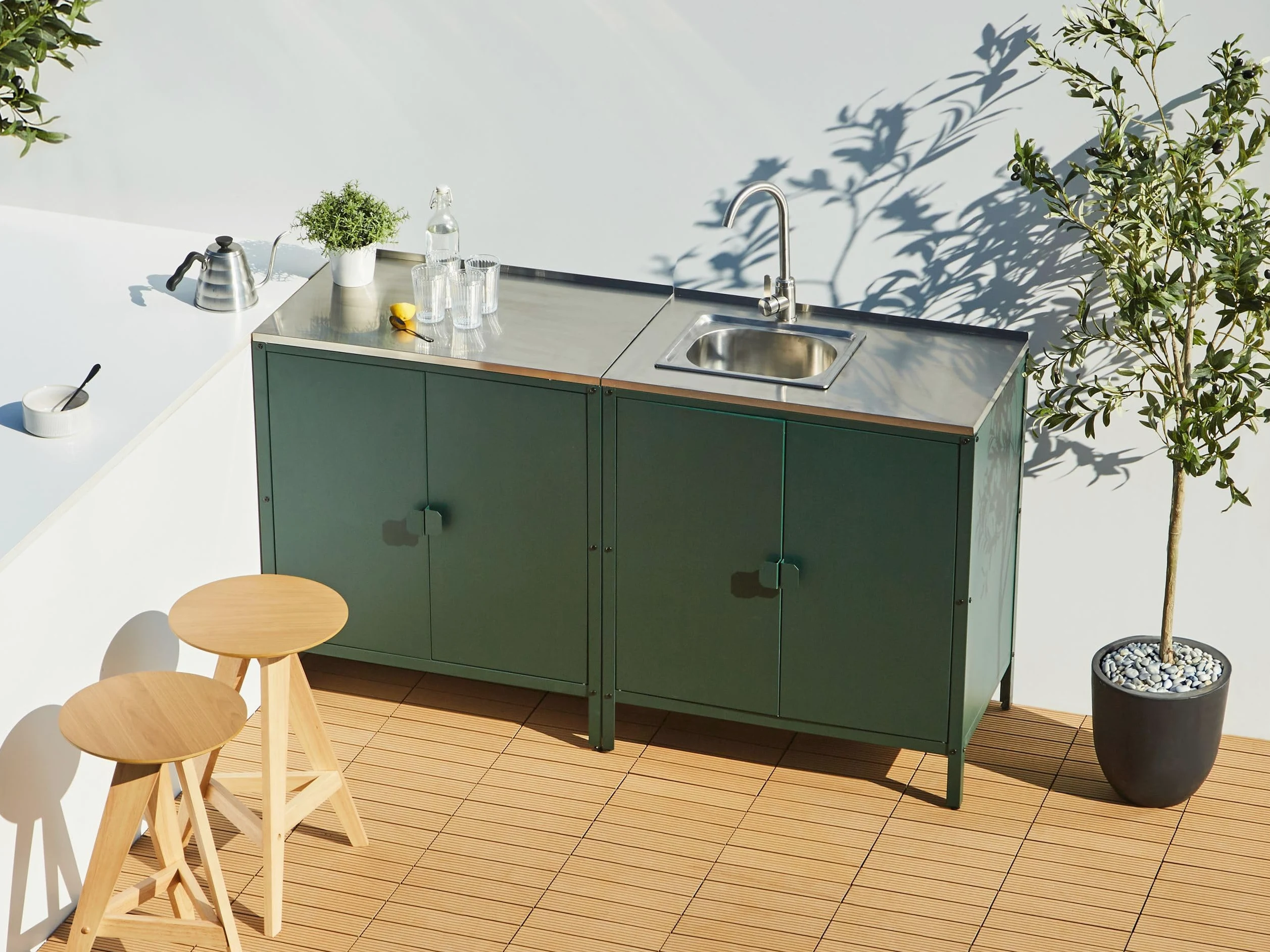 Beliani Armario Cocina Exterior 2 Puertas de Acero Inoxidable Verde Vilama