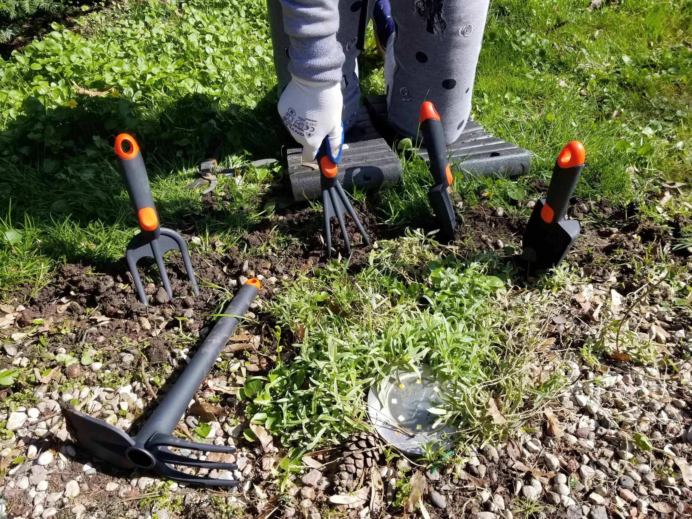 MIVOS Juego de Herramientas de Jardinería de 5 Piezas para Cuidado del Jardín - Garra - Azada Doble - Palita Pequeña - Mini Horquilla - Herramientas de Mano de Plástico Reforzado con Fibra de Vidrio