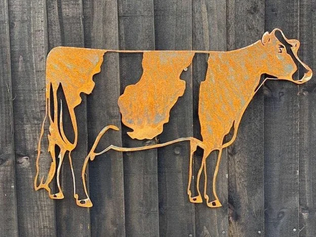 Gran exterior rústico vaca lechera ganado granja animal jardín pared casa puerta valla cartel colgante metal oxidado escultura regalo