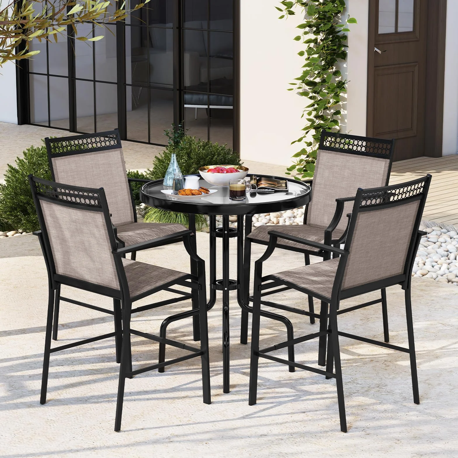 KOMFOTTEU Juego de 2 Sillas de Jardín, Silla Alta de Tela con Marco de Metal, Taburete de Bar con Respaldo y Reposabrazos, Silla de Comedor con Carga 180 kg para Terraza, 66 x 62 x 114 cm (Café)