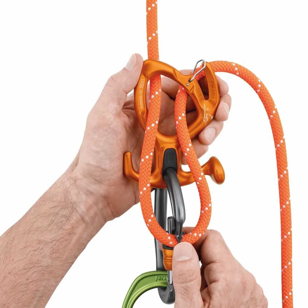 Petzl Pirana Guide Discreción De Embrague Ajustable con Espolón Y Bloqueo De Asola para Torrentismo Naranja
