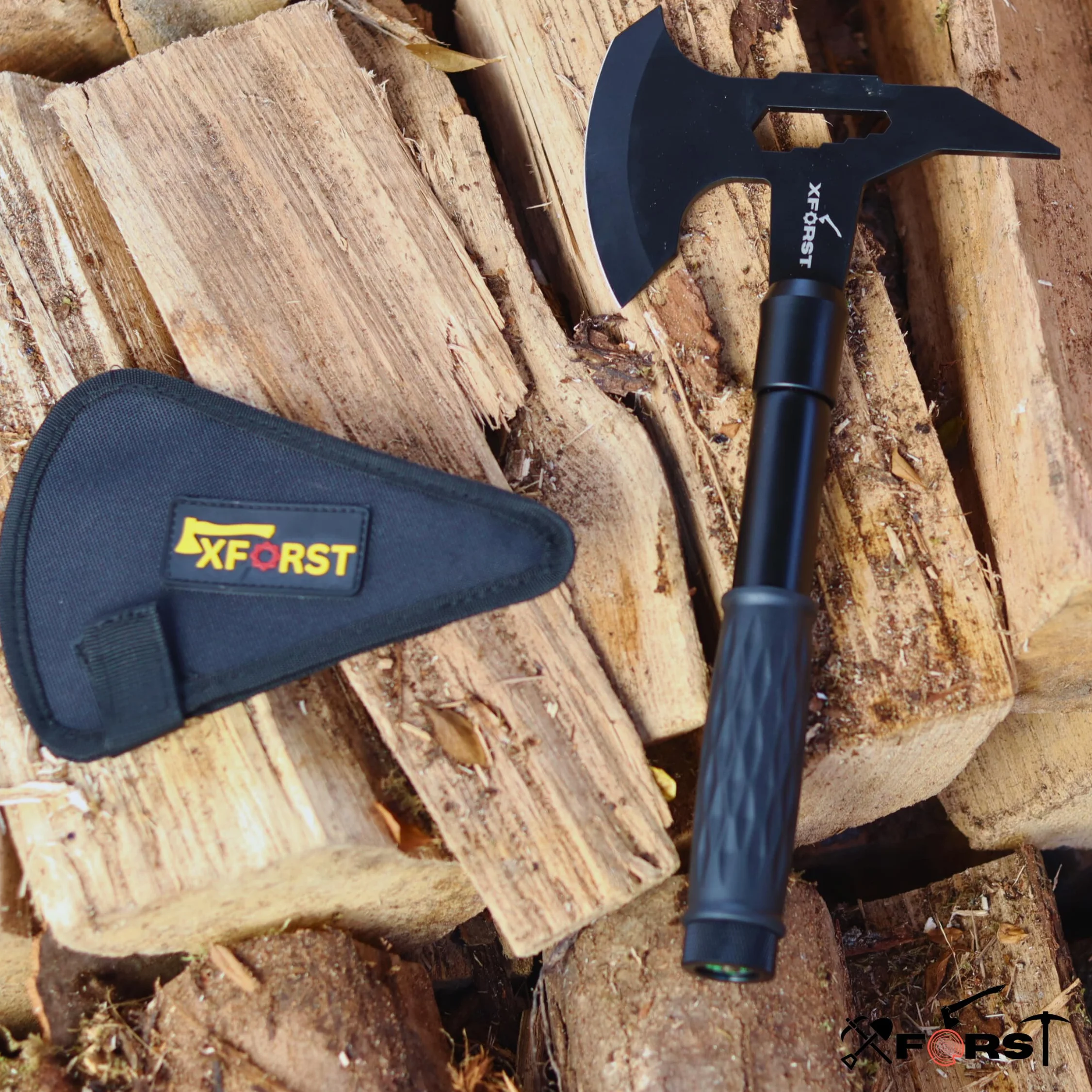 Xforst Hacha de Supervivencia Compacta para Camping, Bushcraft y Exterior, Hoja de Acero al Carbono, Mango Antideslizante con Compartimento, Funda Protectora Incluida, 32 cm y 615 g, X-TM1