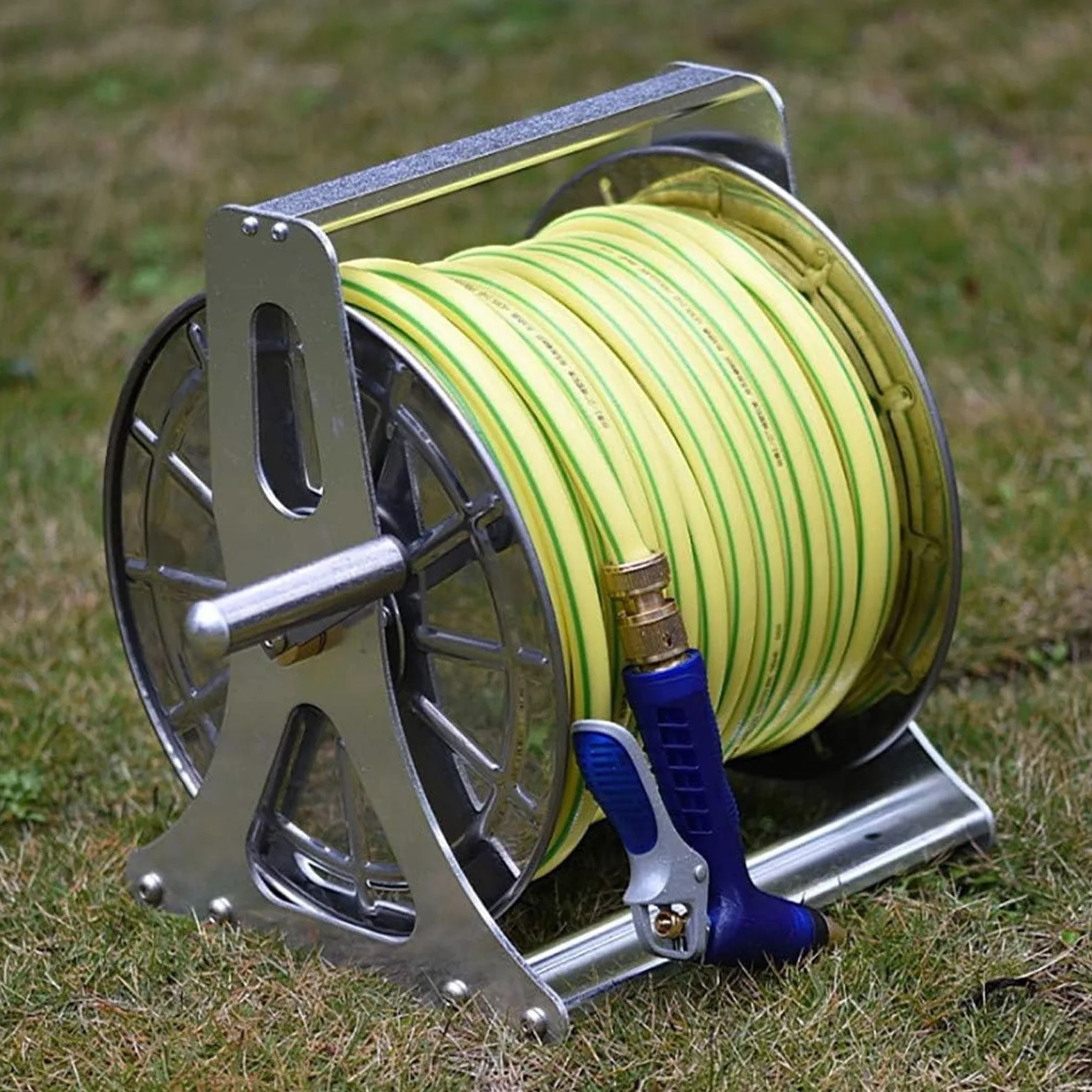 Soporte para carrete de manguera de jardín, carrito de manguera de acero inoxidable para uso en exteriores, estante de almacenamiento de manguera portátil resistente