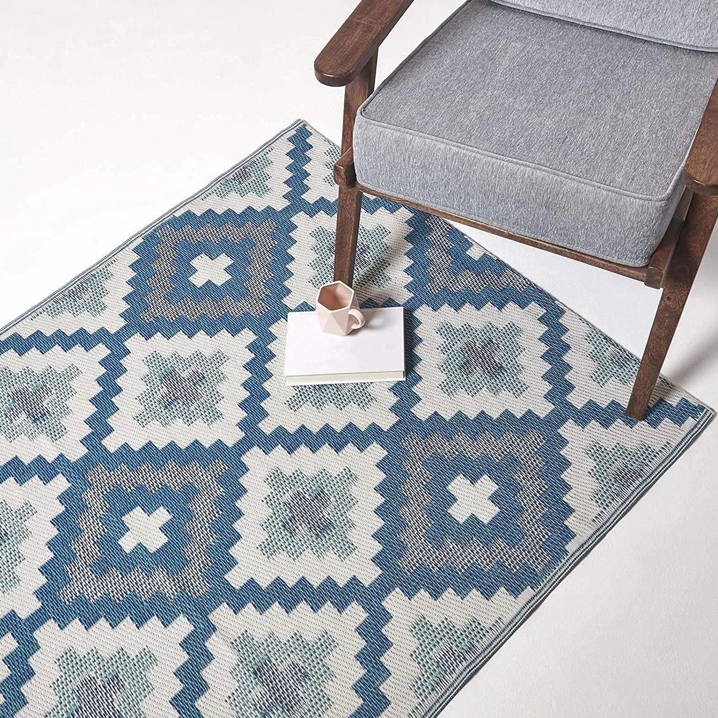 HOMESCAPES Alfombra de exterior azul para jardín o patio, 100% plástico reciclado, 180 x 270 cm, ligera, impermeable, geométrica, diseño azteca "Mia" alfombra tejida para el suelo interior y exterior