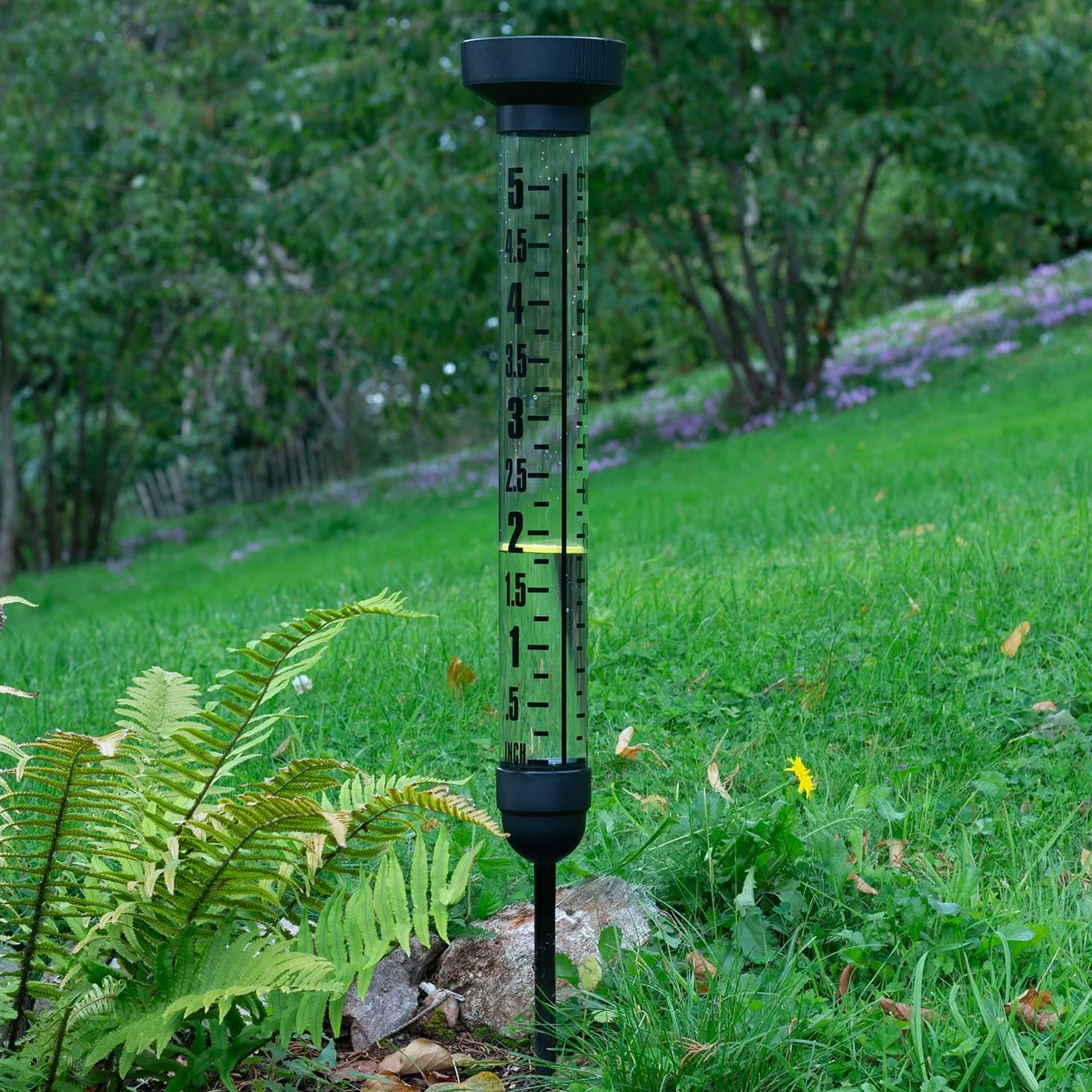 CKB LTD Pluviómetro con Pica para Exteriores – Medidor Extra Grande de Medición de Precipitaciones de Agua de Doble Escala con Estaca de Suelo para Césped, Jardín, Granjas y Campos de Golf, 100 cm de