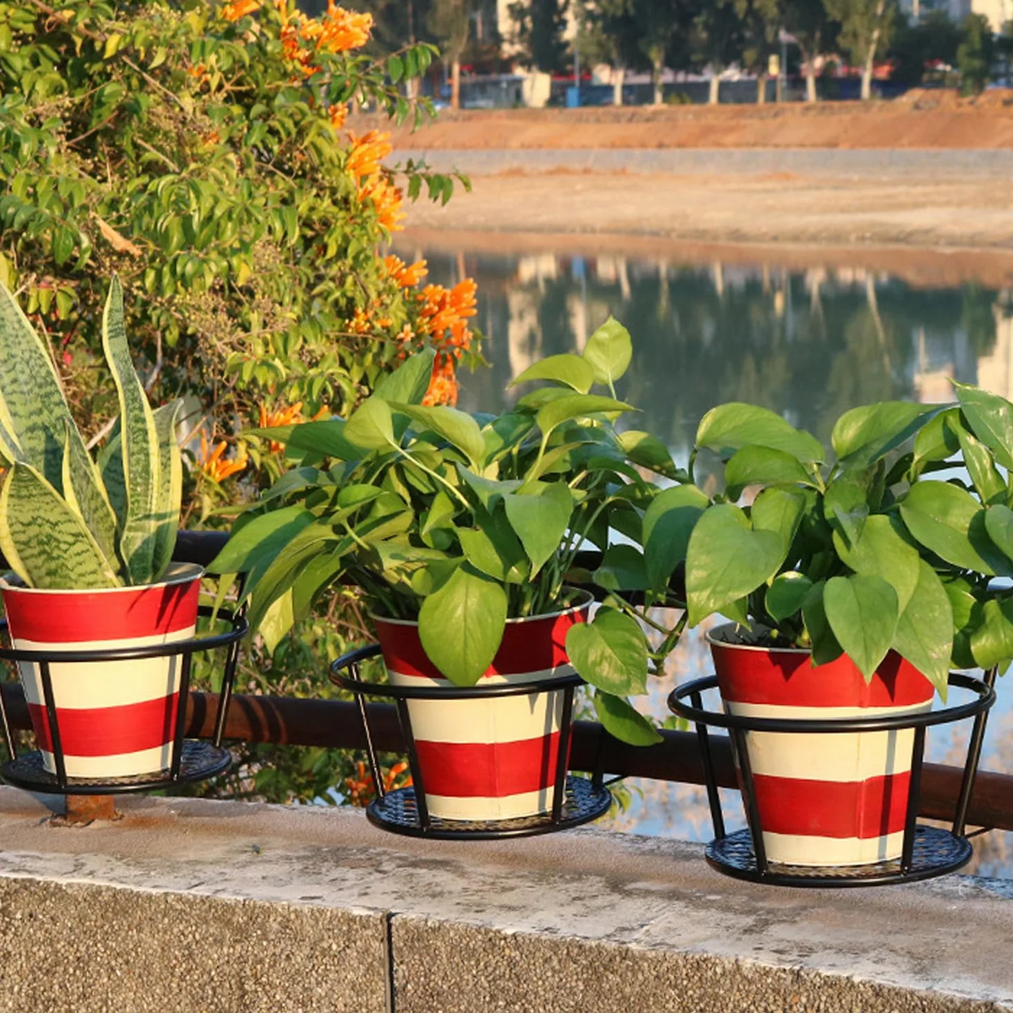 3 Piezas Soporte Para Macetas Exterior, Soporte Flores Redondo Gancho, Estante Hierro Plantas Colgantes, Titular De Maceta Colgante, Adecuado Para Balcón, Jardín, Valla, Interior y Exterior