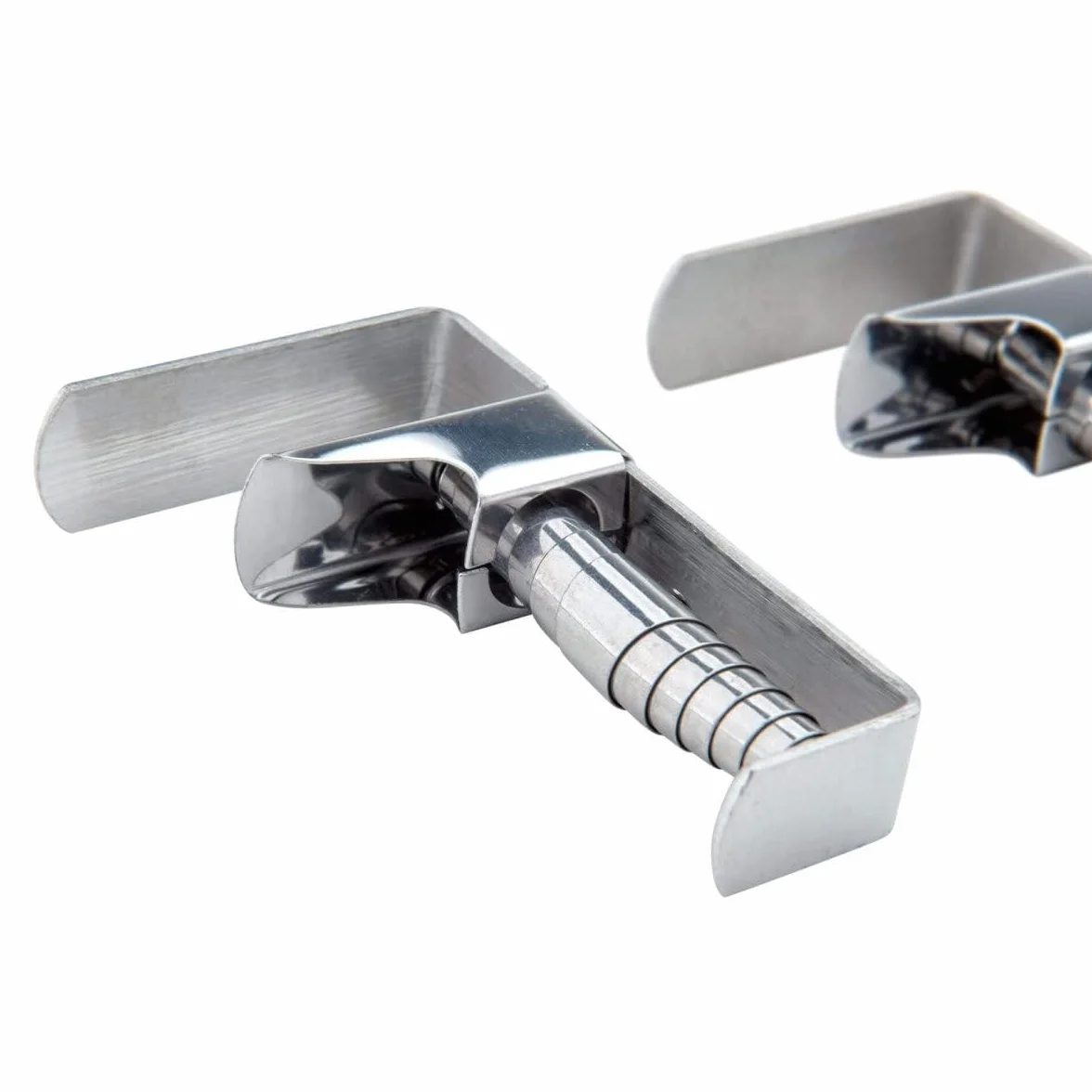 Fackelmann Pinzas Sujeta Manteles Ajustables para Tableros desde 1,8 a 5,4 cm de Grosor, Fijación Fuerte, Acero Inoxidable Resistente y Duradero, Incluye 4 uds