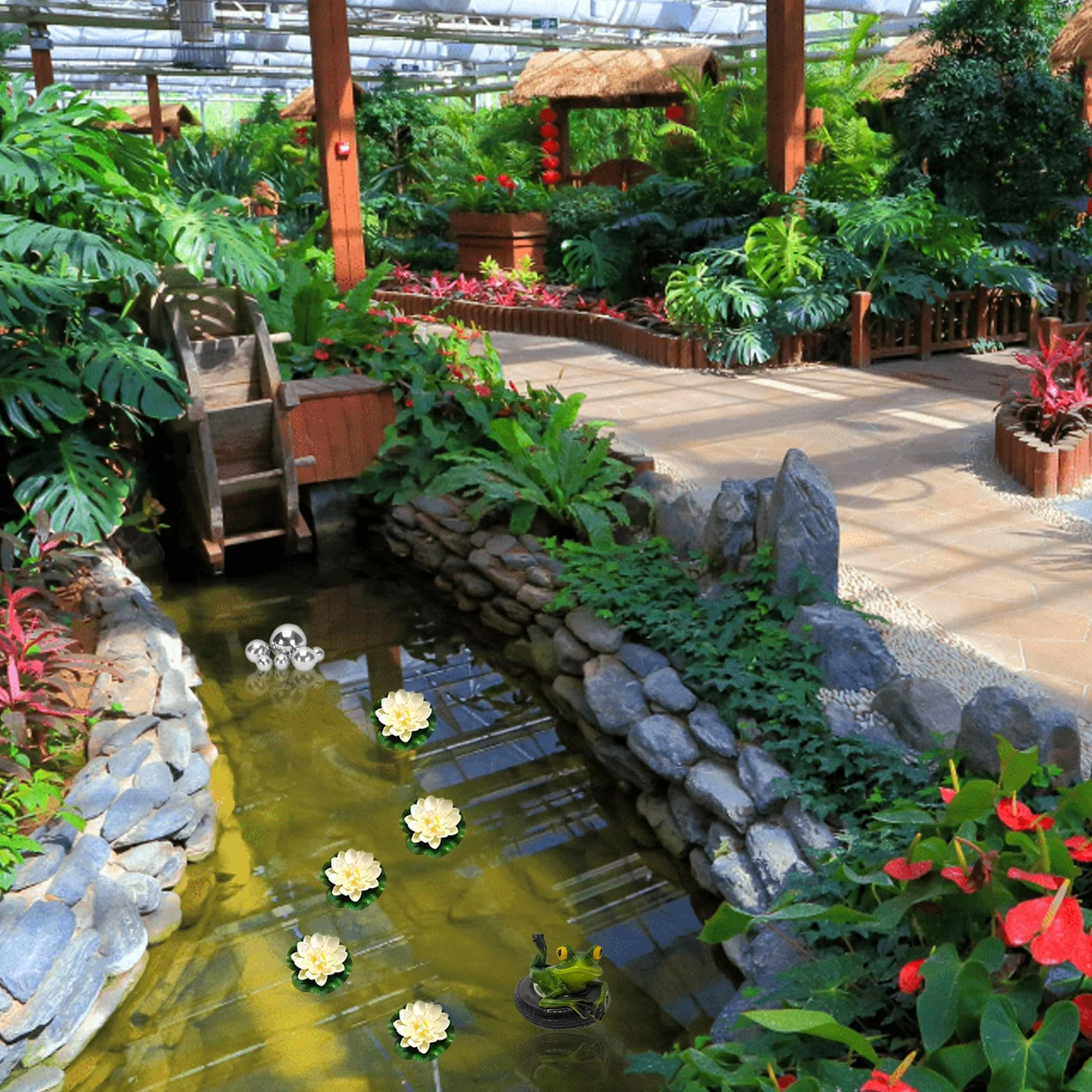 Set de decoración para Estanque de jardín, Dos Ranas con Bolas de Plata y 2 Unidades de Flor de Loto como decoración de jardín para Estanque pequeño (Rana de Espalda)