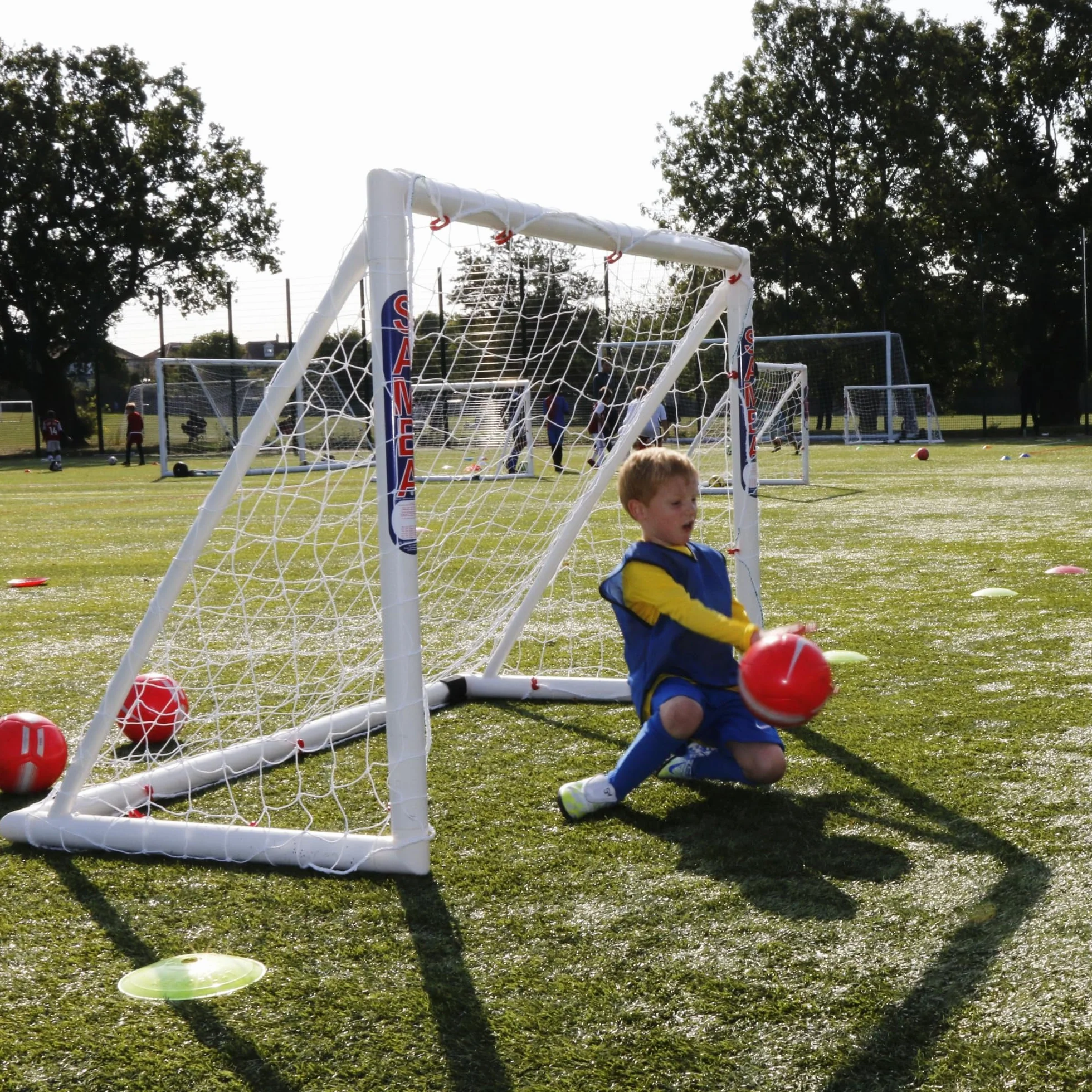 Samba 6ft x 4ft Locking Goal Portable Garden Football Goal Posts White
