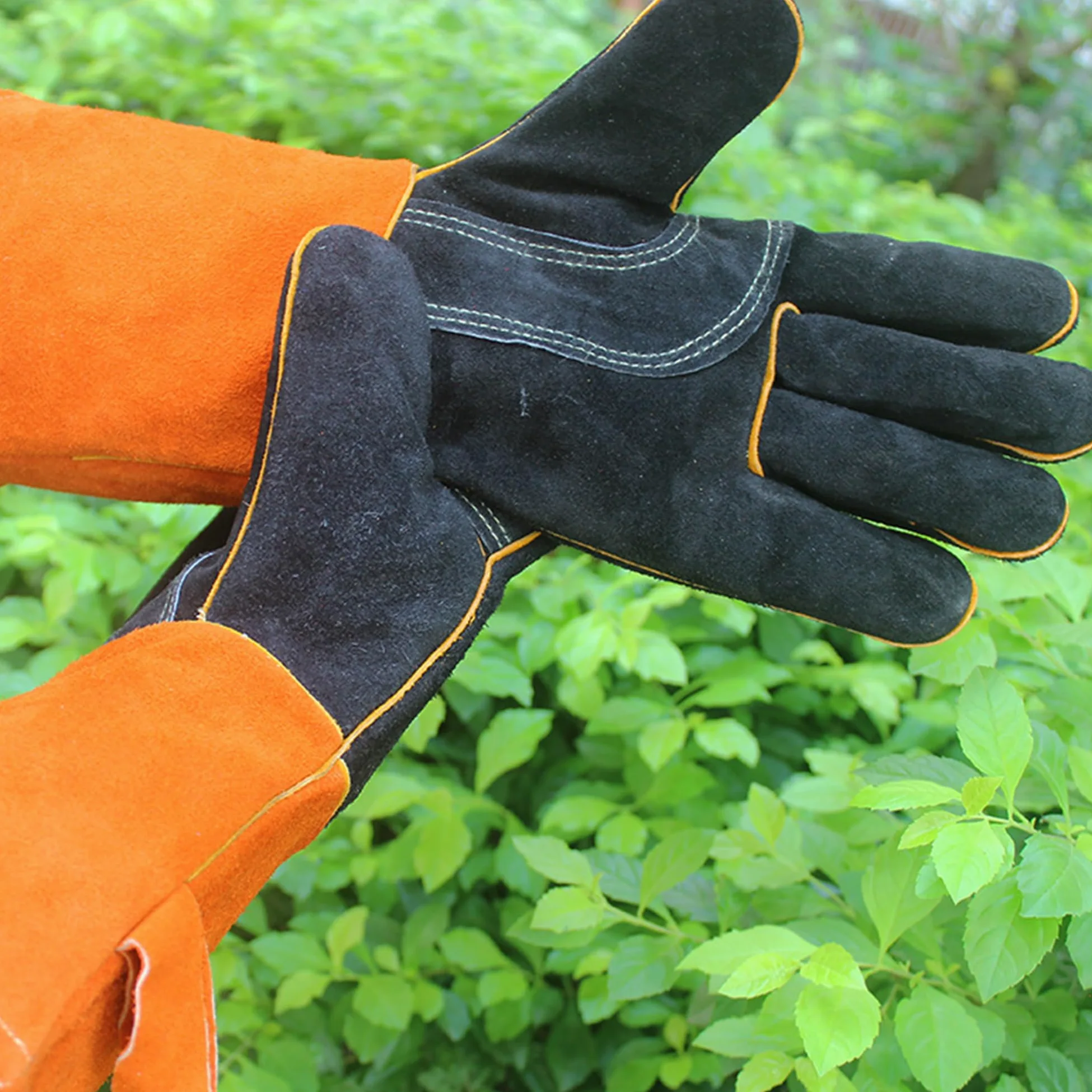 SUQ Guantes de Barbacoa de Cuero Resistentes al Calor, Guantes de Chimenea, Guantes de Horno, Guantes de protección contra el Calor a Prueba de Fuego, Guantes de Soldadura, Jardinería