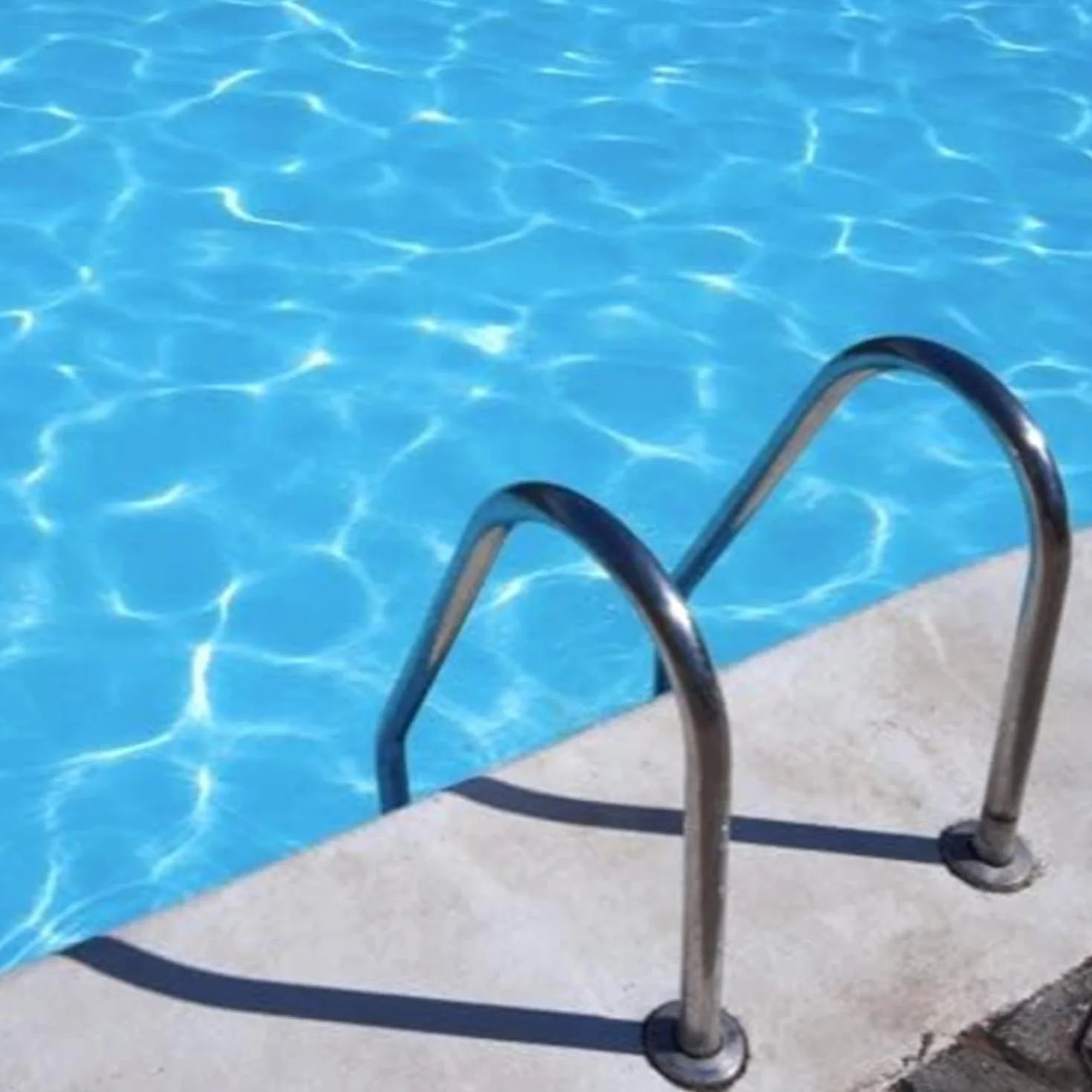 1 Saco Sal Piscinas, Sal Marina Húmeda Ideal para Mantener el Agua Clara y Limpia, 25Kg