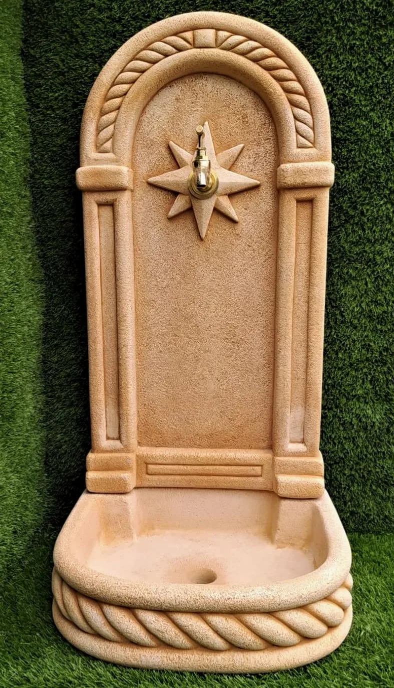 AnaParra Fuente Pared Modelo Poniente 37x32x77cm. para jardín|Hormigón Piedra |Incluye Grifo|Fuente Decorativa para Exterior| Peso: 30Kg| Color: Teja