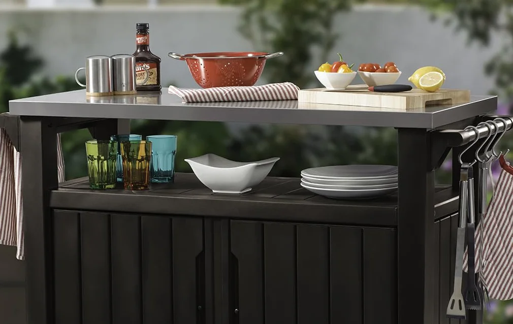 Keter Mueble Barbacoa Grande para terraza o jardín Exterior con Ruedas, Capacidad 207 litros, Color Marrón